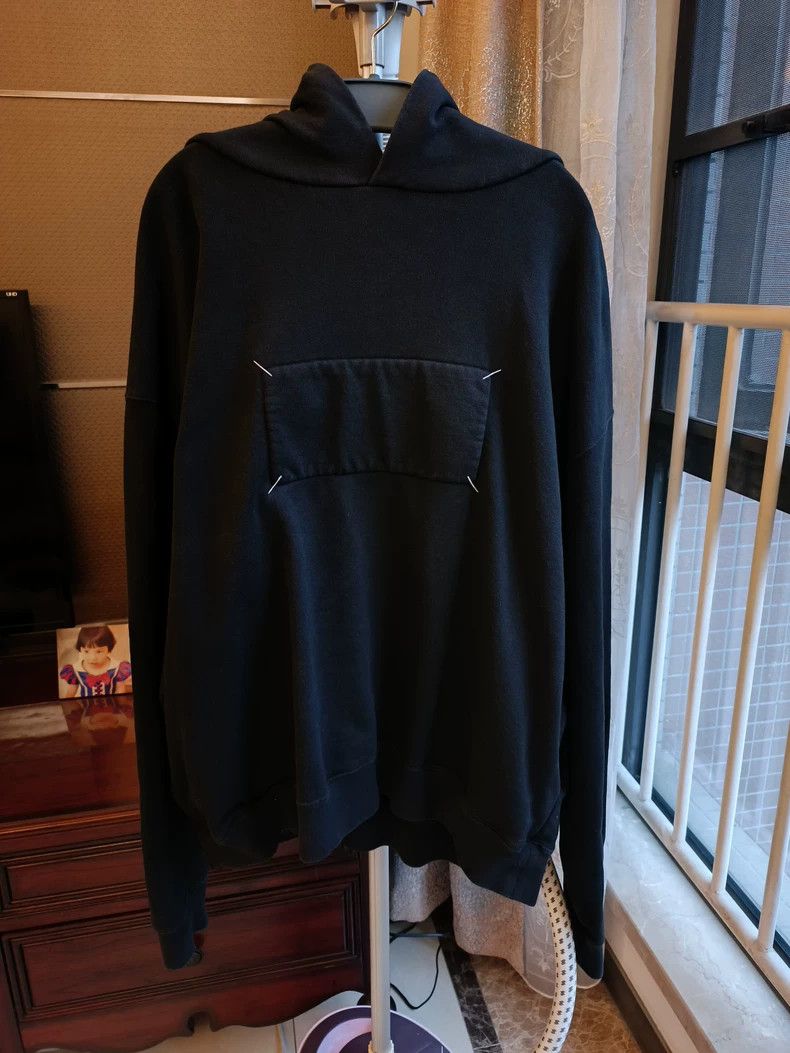 Maison Margiela Maison Margiela Black Logo Hoodie Size US M / EU 48-50 / 2 - 1 Thumbnail