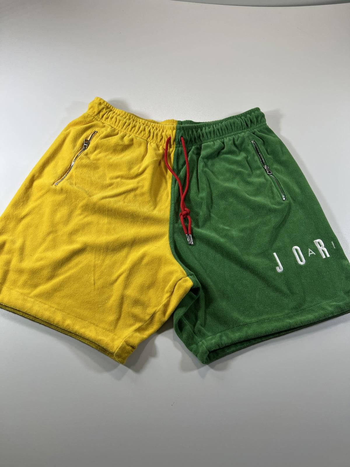Jordan Brand Jordan Two-Tone Yellow and Green Shorts L Size US 34 / EU 50 - 1 Thumbnail
