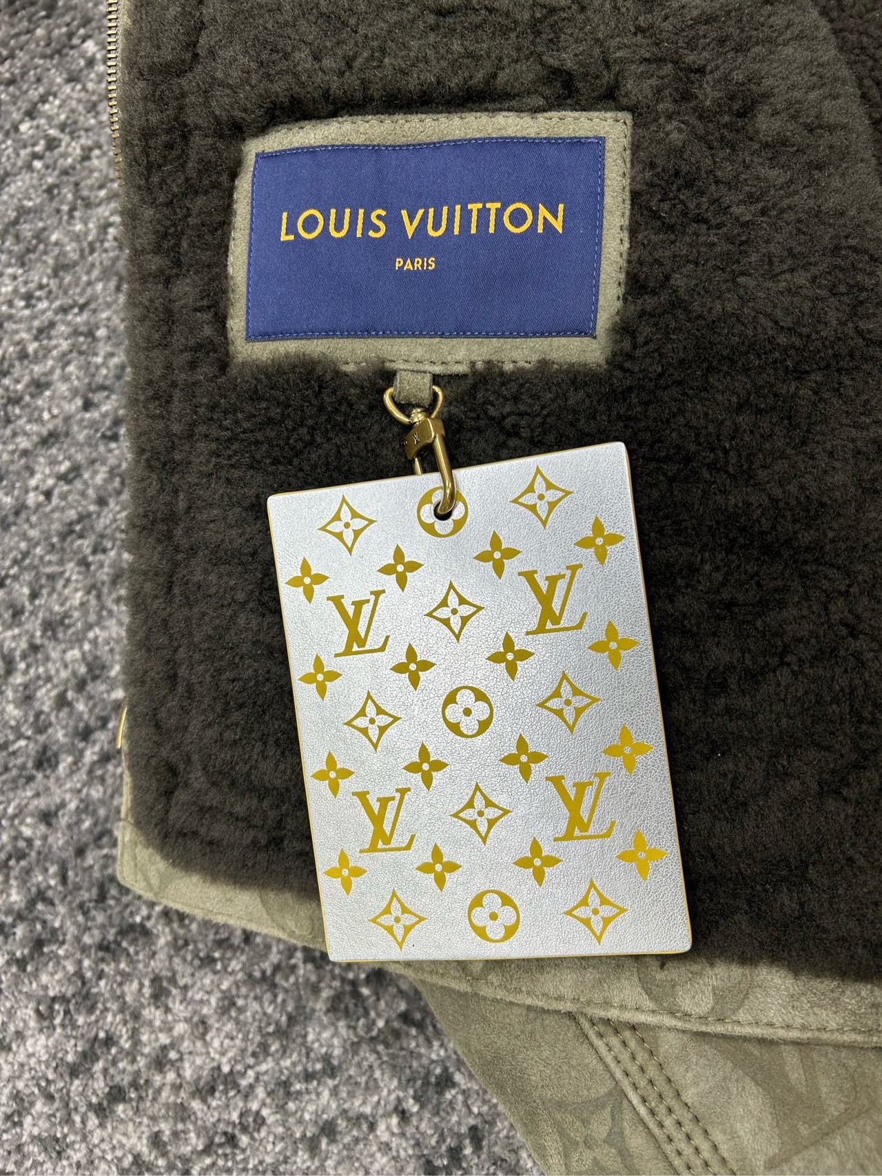 Louis Vuitton Louis Vuitton Lv lambswool full-print brown suede presbyopi Size US M / EU 48-50 / 2 - 6 Thumbnail