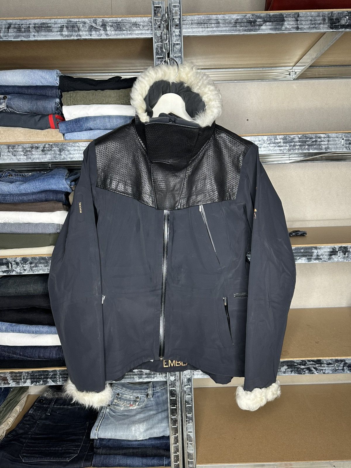 Helly Hansen Embla by Helly Hansen Ski Jacket Faux Fur Trim Size M / US 6-8 / IT 42-44 - 1 Thumbnail