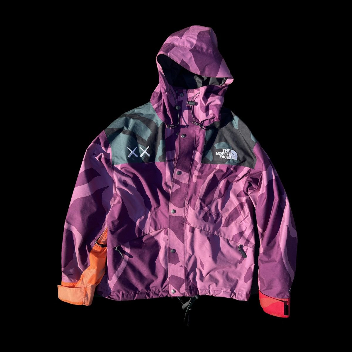 KAWS x NORTH FACE RETRO 1986 MOUNTAIN JACKET The North Face × Kaws