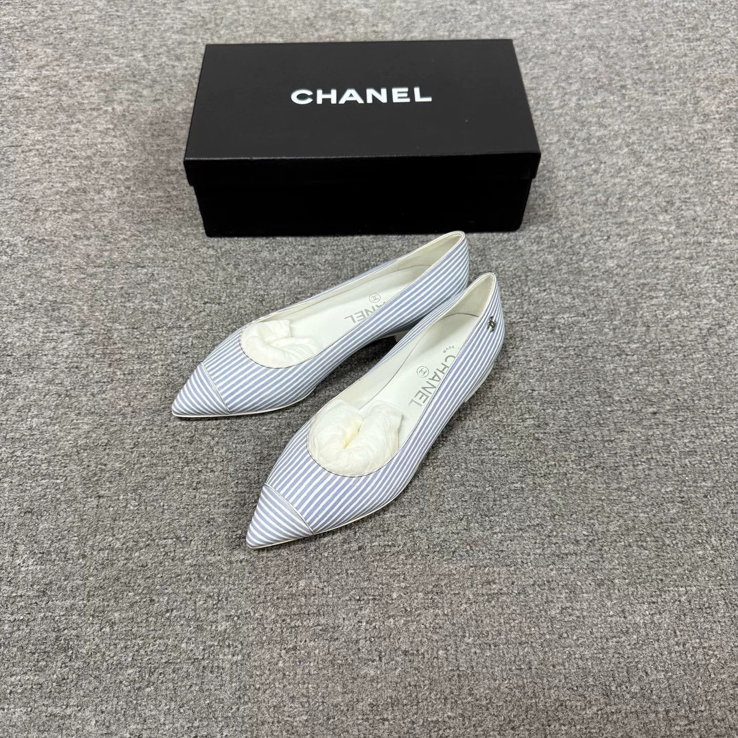 Chanel Chanel White Blue Stripe Flat Shoes Size US 5 / IT 35 - 1 Thumbnail