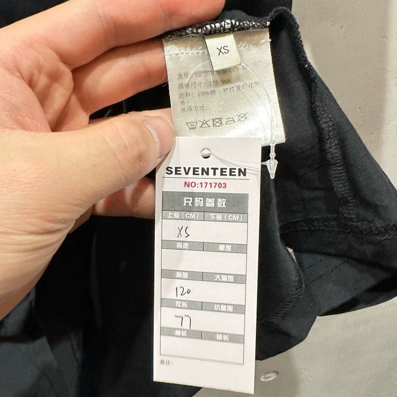 Givenchy Givenchy Black Shark Logo Short Sleeve 2505-Nextarrow Size US XS / EU 42 / 0 - 5 Thumbnail
