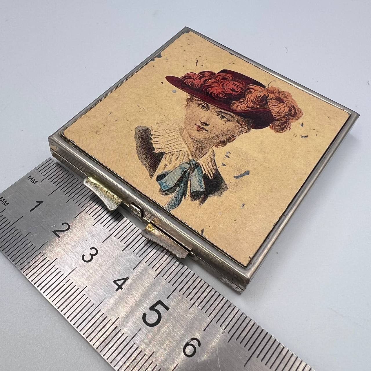 Vintage Victorian Lady Compact Powder Box Mirror Silver Plated Size ONE SIZE - 3 Thumbnail