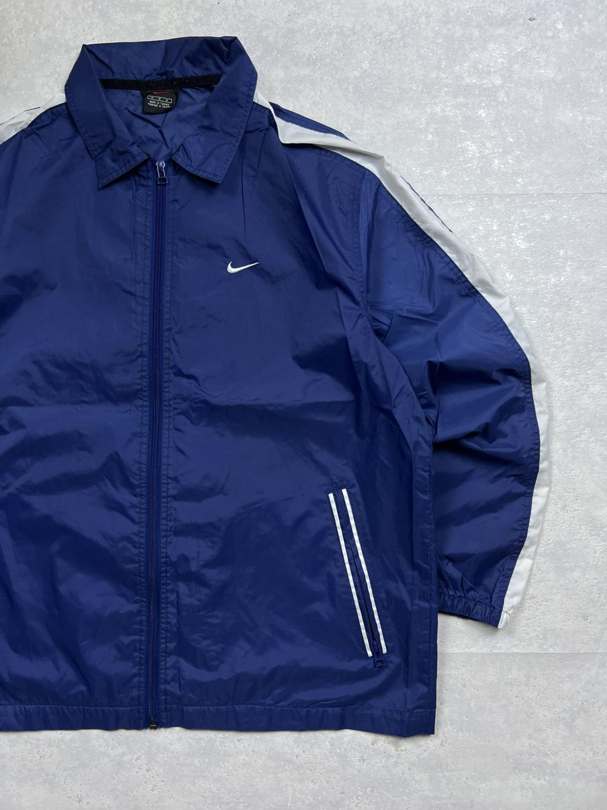 Nike 90s Nike Swoosh Vintage Y2K Oversized Nylon Retro Jacket Size US L / EU 52-54 / 3 - 3 Thumbnail