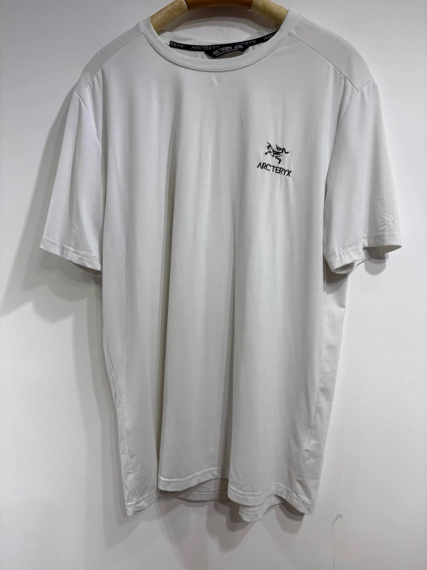 Arc'teryx Arcteryx White Arc Logo Short Sleeve Tee K29 Size US XXL / EU 58 / 5 - 1 Thumbnail