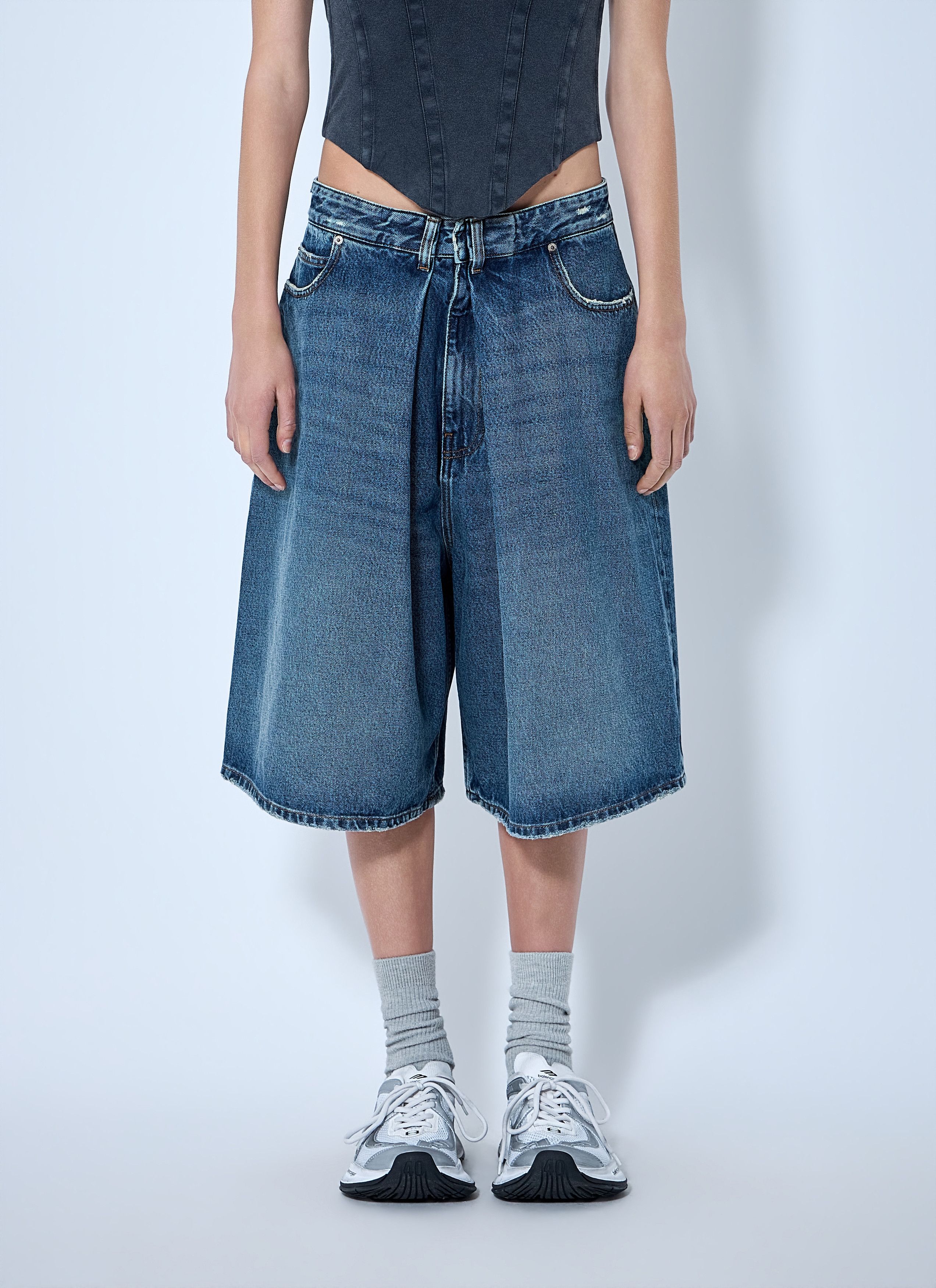 Balenciaga Folded Shorts Size 28" / US 6 / IT 42 - 1 Thumbnail