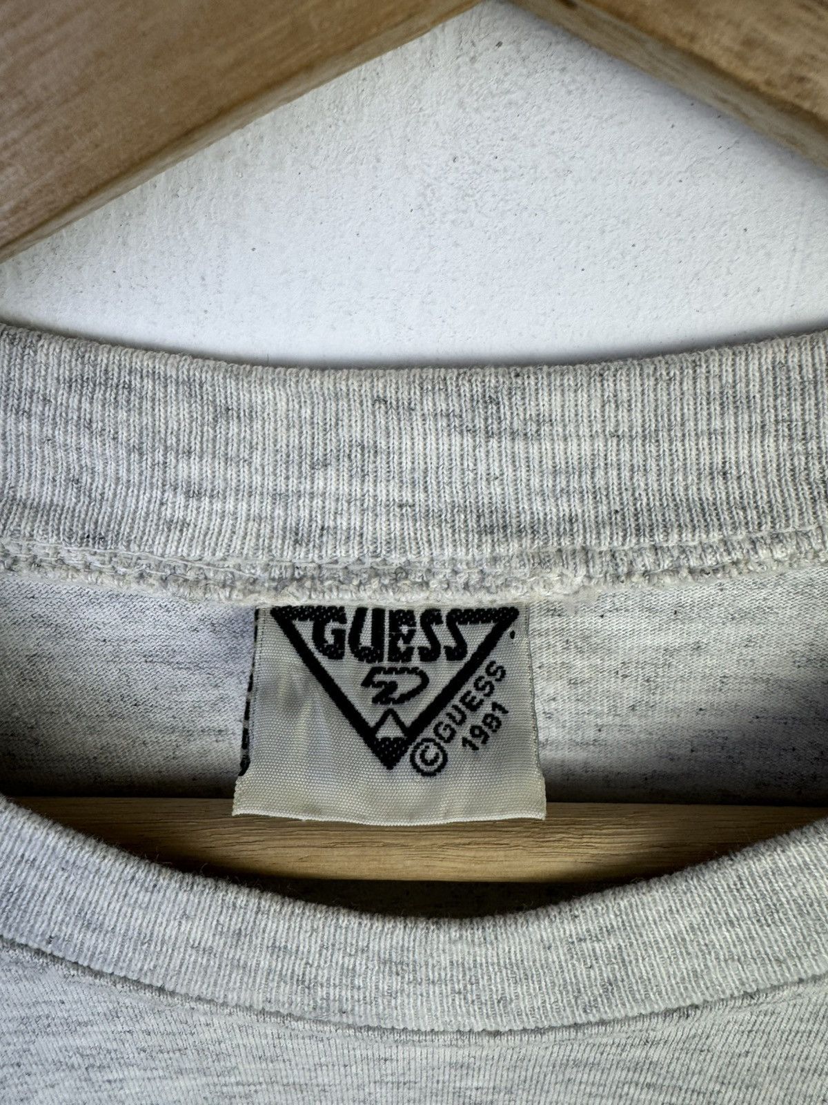 Guess vintage-style Guess Jeans men's logo T-shirt in grey Size US M / EU 48-50 / 2 - 6 Thumbnail