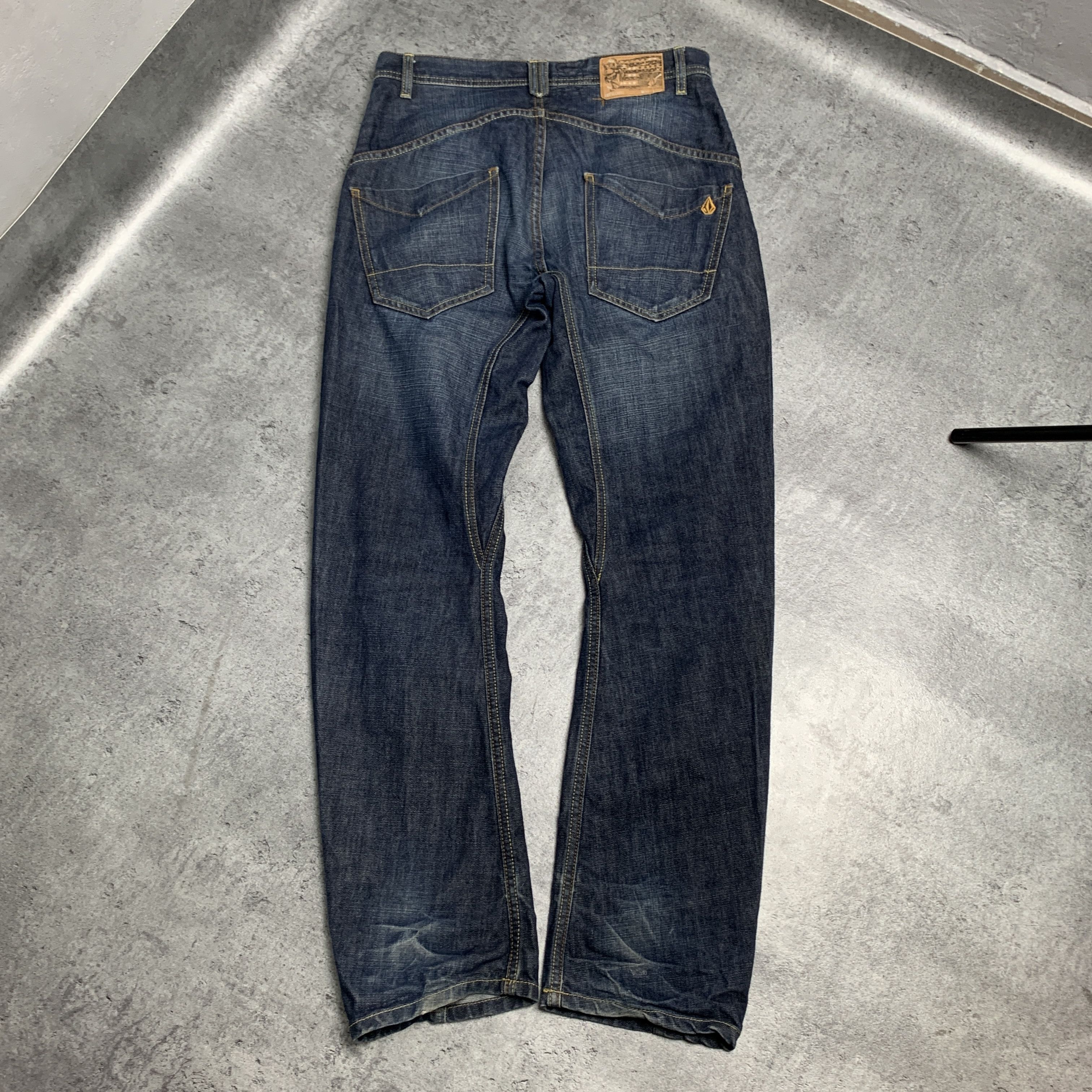 Volcom Volcom vintage curved leg jeans - W30L30 Size US 30 / EU 46 - 2 Thumbnail