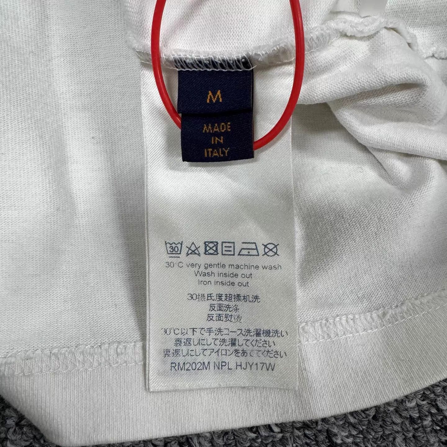 Louis Vuitton LV Cursive Embroidered Logo on Chest Tee M 99 New Size US M / EU 48-50 / 2 - 7 Thumbnail