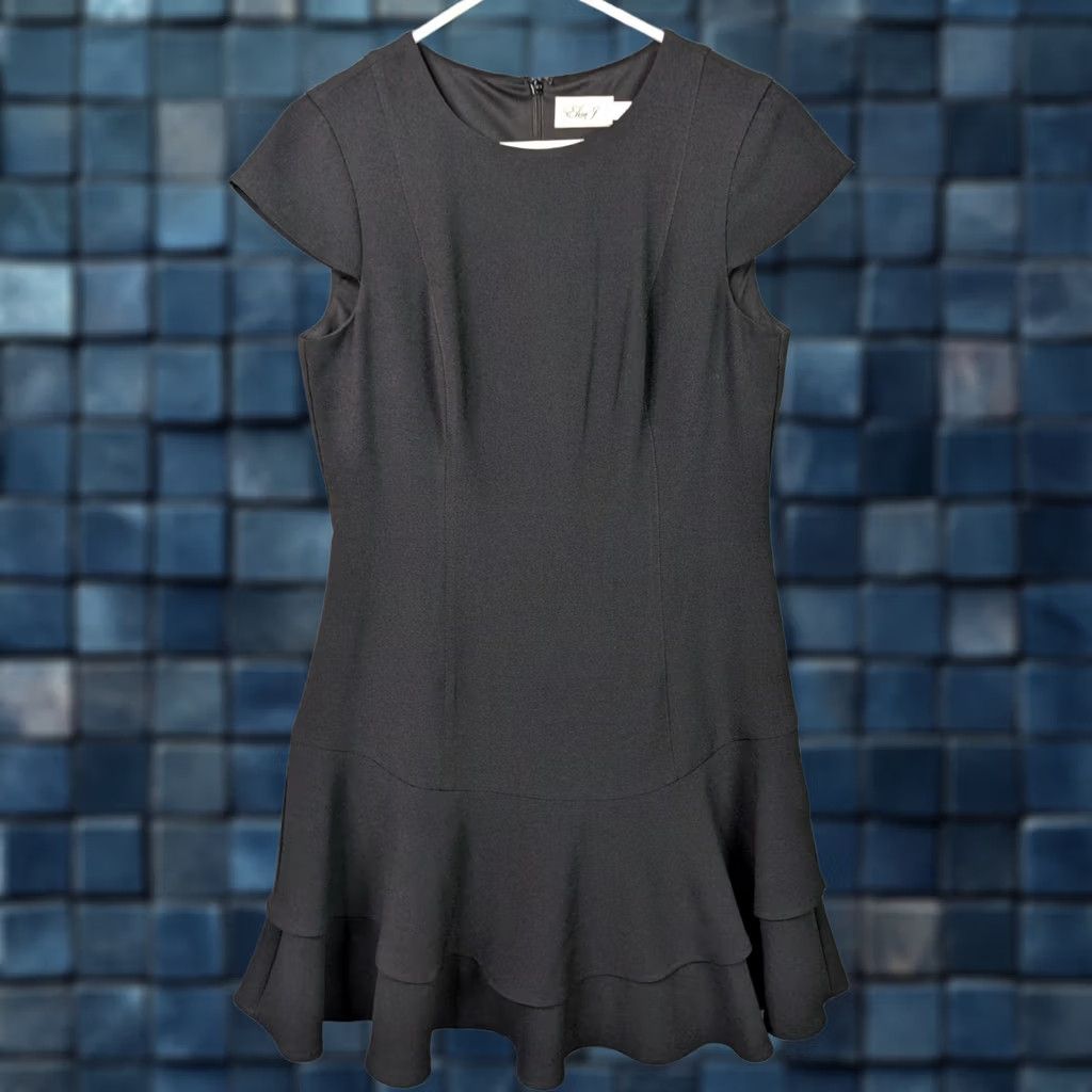Vintage Eliza J Dress Shirt Womens Black Knee Length Scalloped Fit Flare Size 10 Sleeveless Crew Neck Knit Zip Lined Costume/Party/School/Office Size 32" / US 10 / IT 46 - 1 Thumbnail
