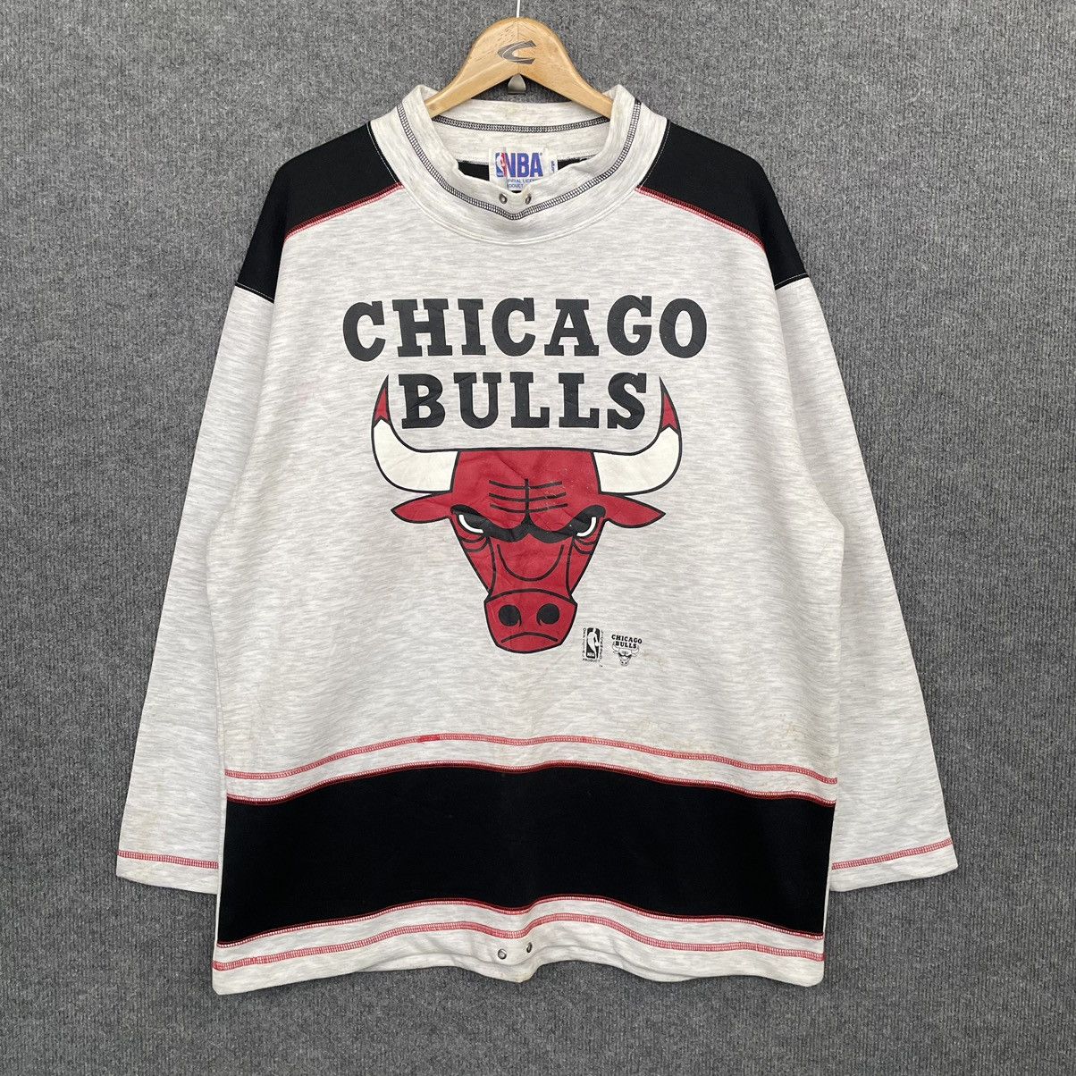 NBA Vintage 1990s NBA Chicago Bulls Big Logo Sweatshirt Size US XL / EU 56 / 4 - 1 Thumbnail
