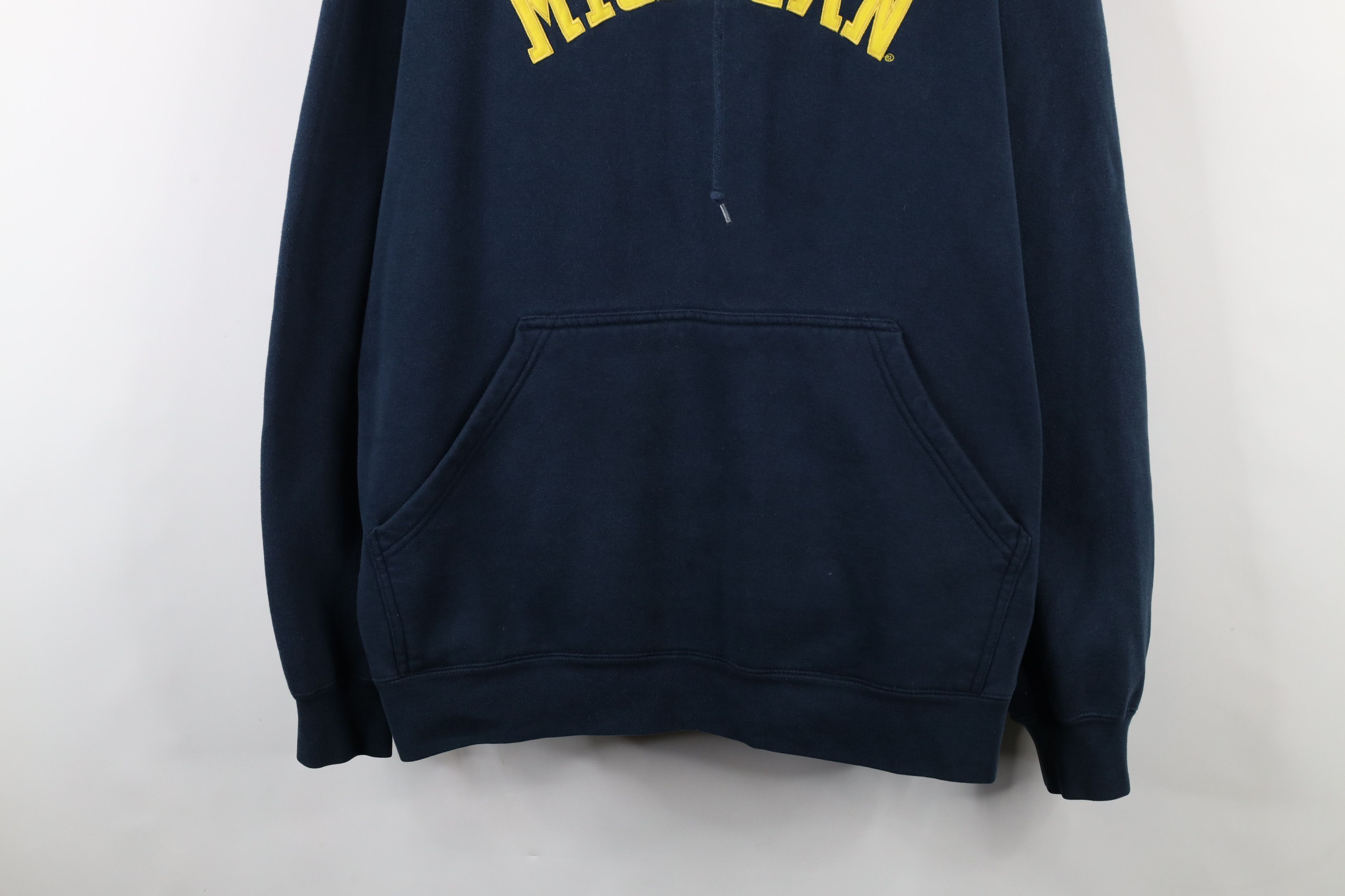 Vintage Vintage 90s Heavyweight University of Michigan Sweatshirt Size US XXL / EU 58 / 5 - 3 Thumbnail