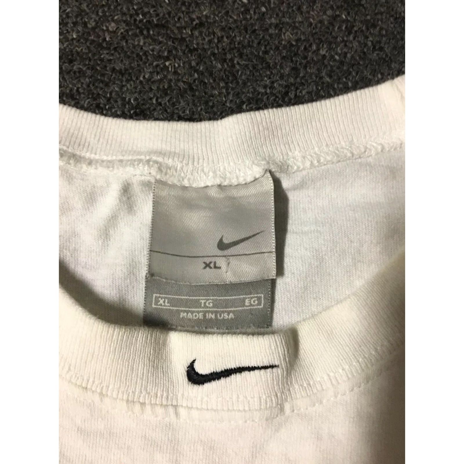 Nike VINTAGE Nike Center Swoosh Faded Tank Top XL White USA Basketball 90s Shirt Men Sleeveless Size US XL / EU 56 / 4 - 2 Thumbnail