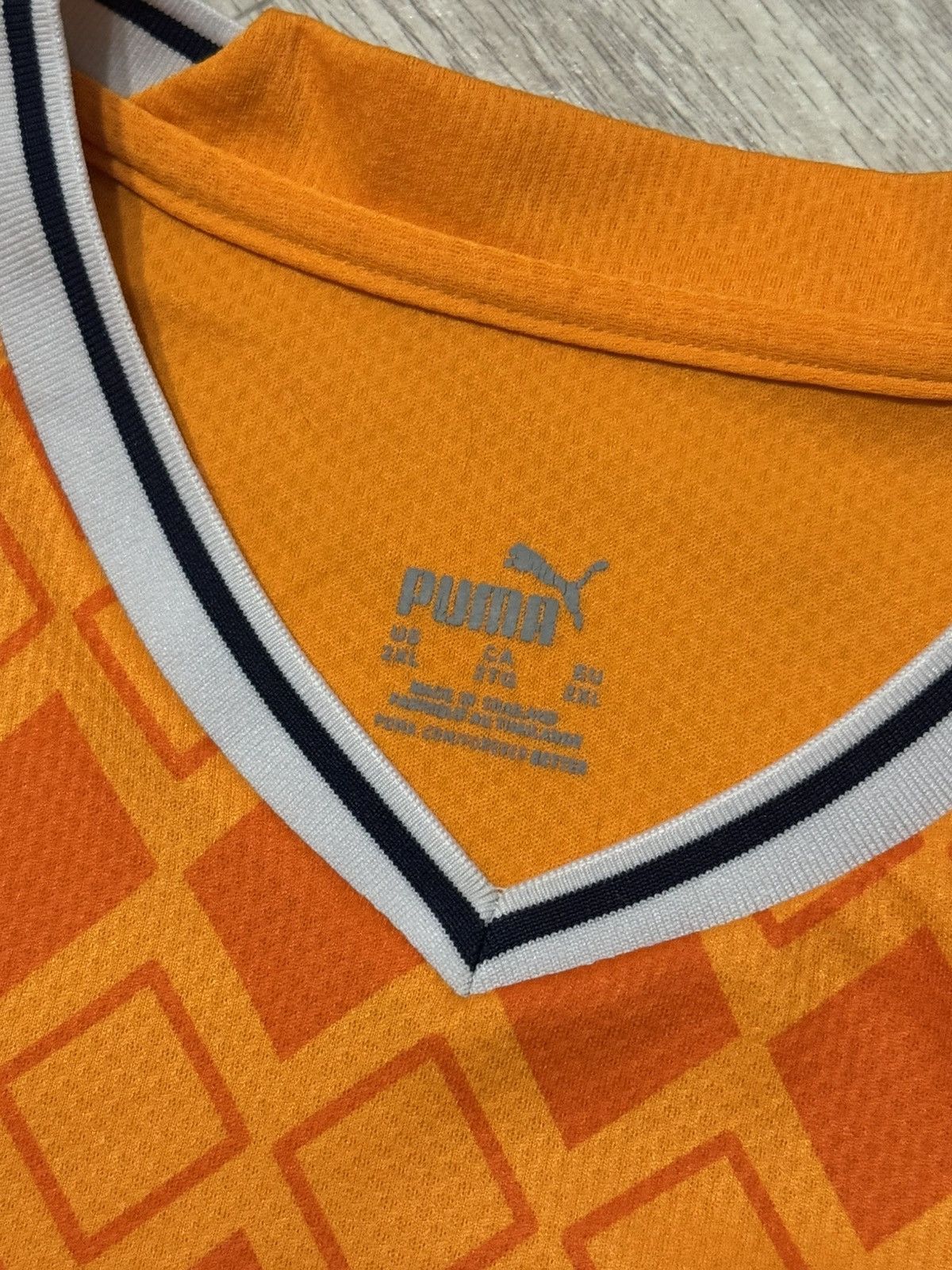 Puma 🔷Puma Blackpool 2022/23/24 Soccer jersey🔷 Size US XXL / EU 58 / 5 - 6 Thumbnail