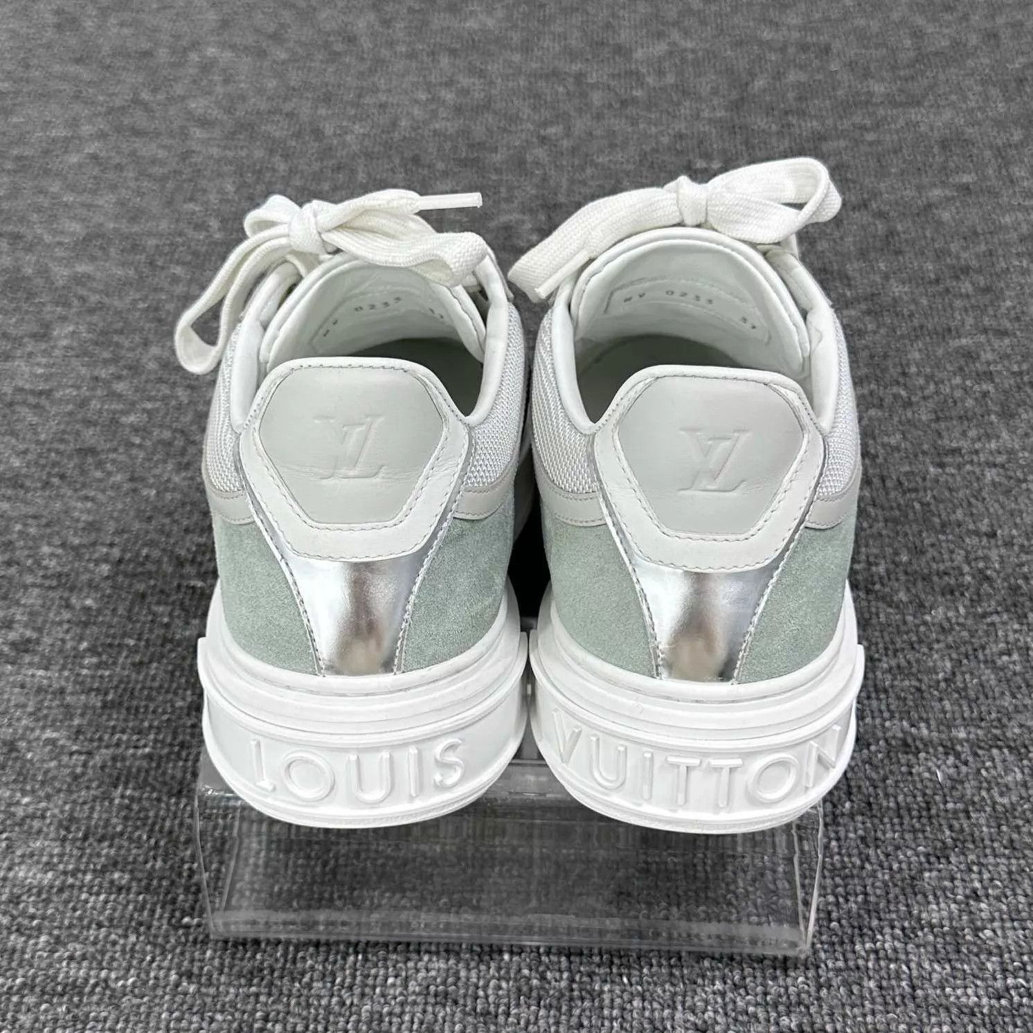 Louis Vuitton LV timeout gray all-over print sneaker 37 Size US 6.5 / IT 36.5 - 5 Thumbnail