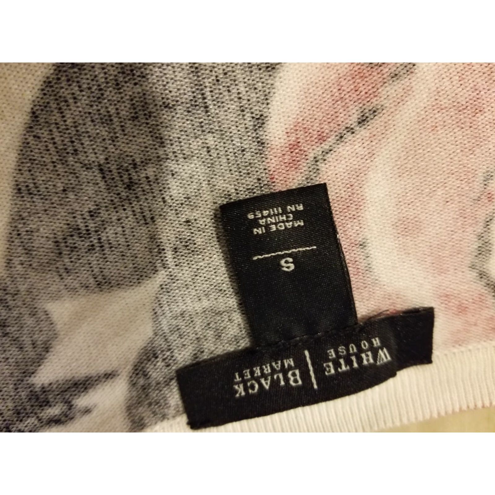 White House Black Market Womens White House Black Market Cardigan Jacket Sweater S Small Red Black Rose Black Mens Womens Boys Girls Size S / US 4 / IT 40 - 3 Thumbnail