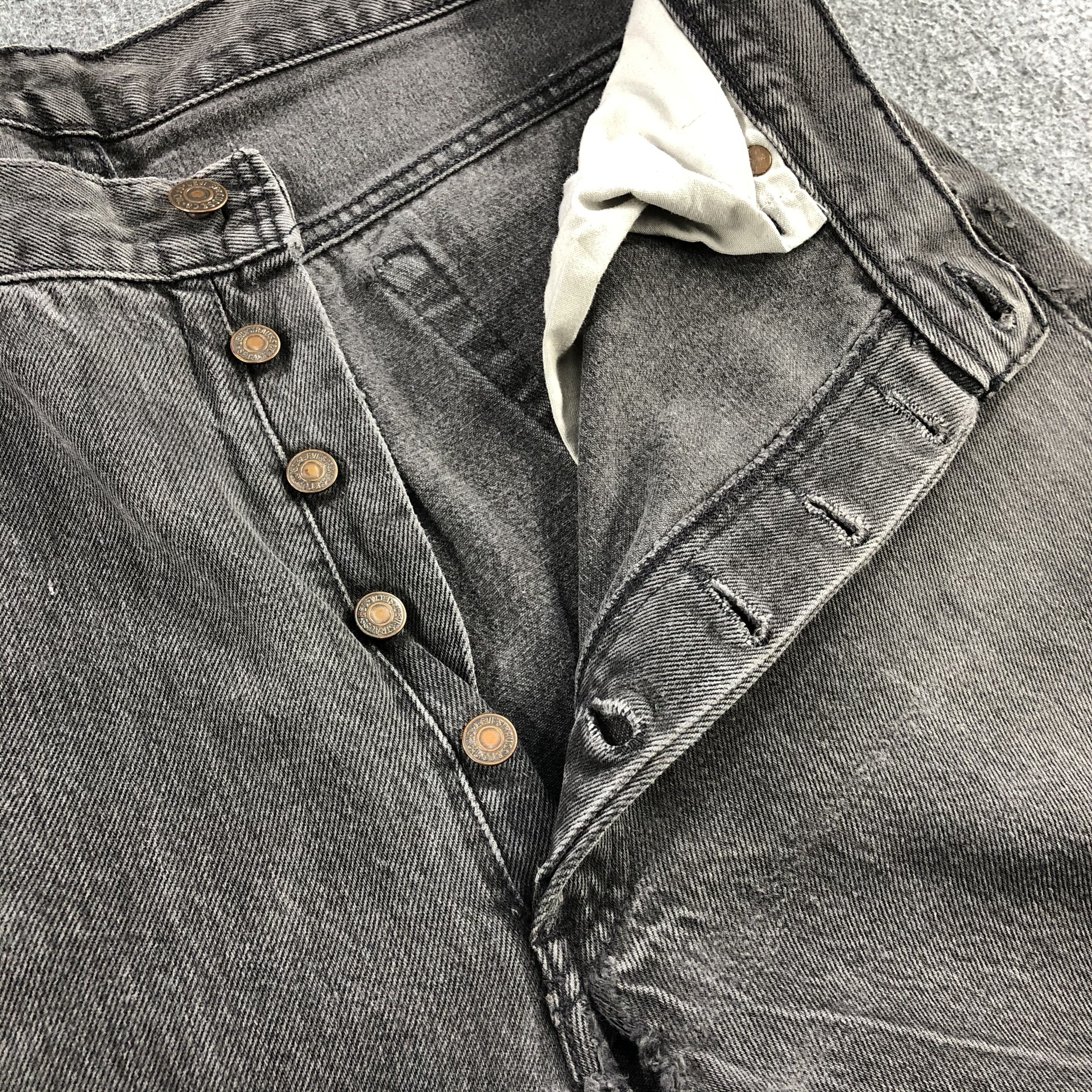 Levi's 90s Vintage Faded Black Levis 501 Jeans-J1448 Size US 34 / EU 50 - 12 Thumbnail
