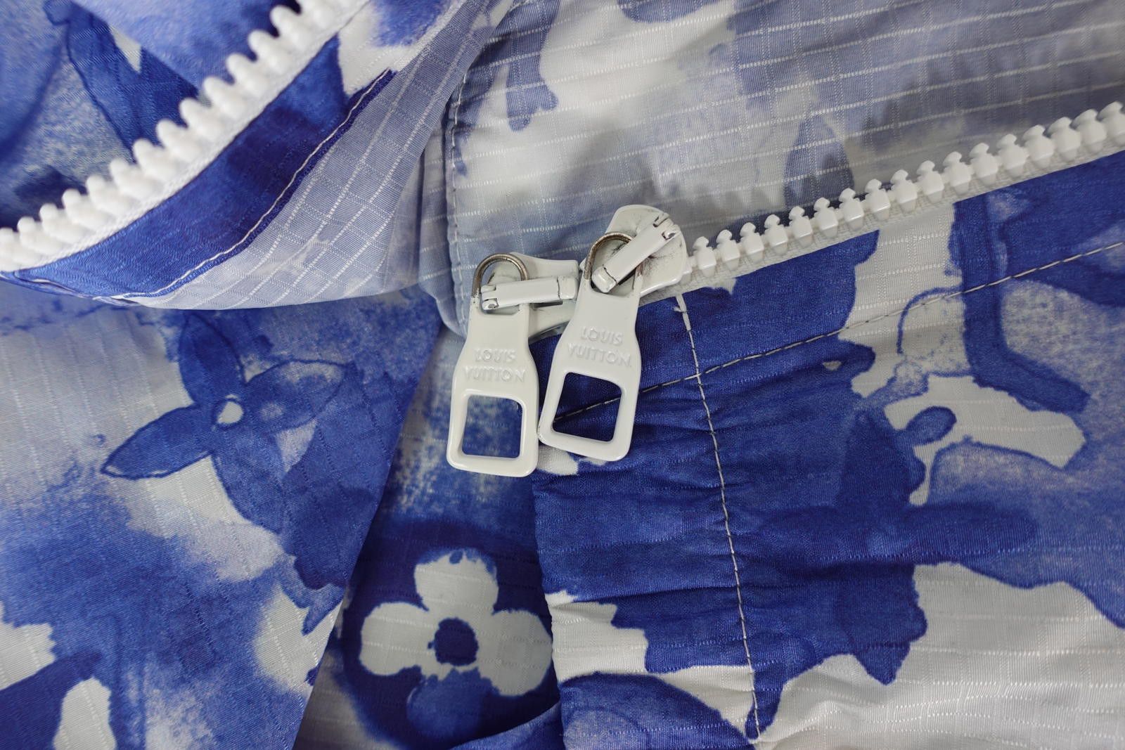 Louis Vuitton Louis Vuitton Watercolor Monogram Windbreaker - Blue Size US XL / EU 56 / 4 - 3 Thumbnail