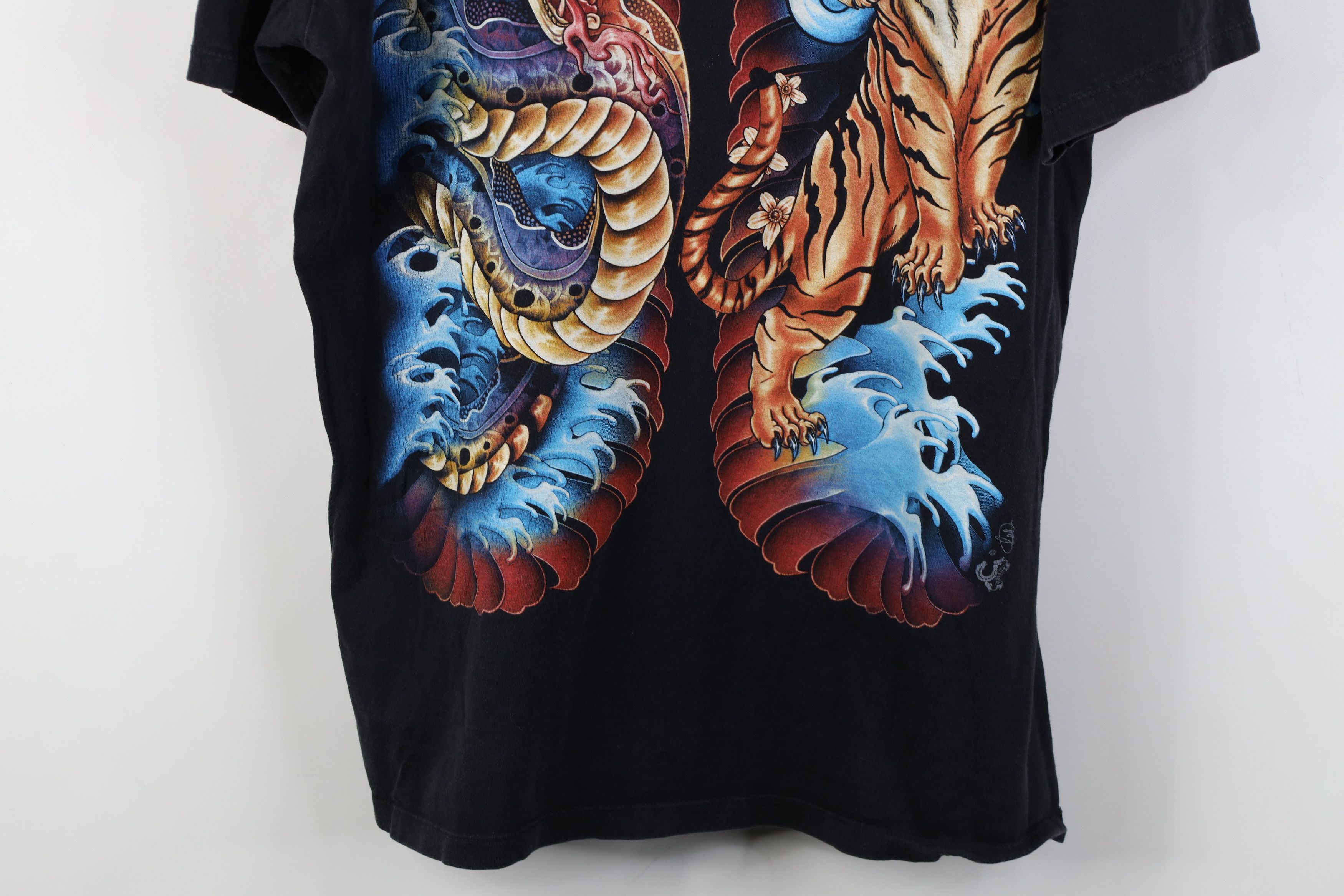 Vintage Vintage Y2K Streetwear Hawaii Tribal Dragon Tiger T-Shirt Size US L / EU 52-54 / 3 - 16 Thumbnail