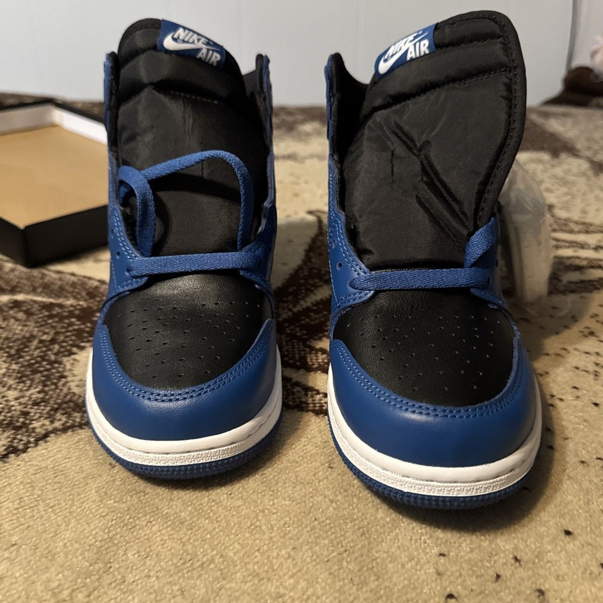 Jordan Brand AIR JORDAN 1 RETRO HIGH OG GS Size US 7 / EU 40 - 8 Thumbnail