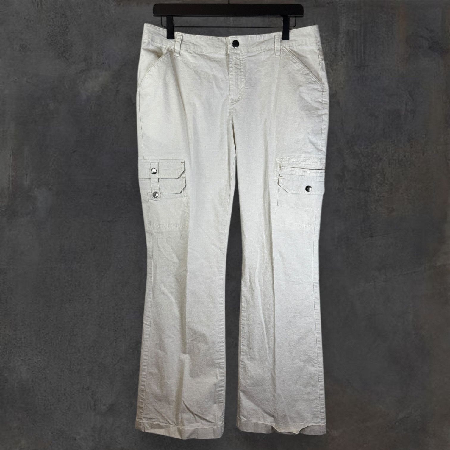 Columbia Columbia Women's Size 10 Reg Beige Hiking Pants Omni Shade Size 32" / US 10 / IT 46 - 1 Thumbnail