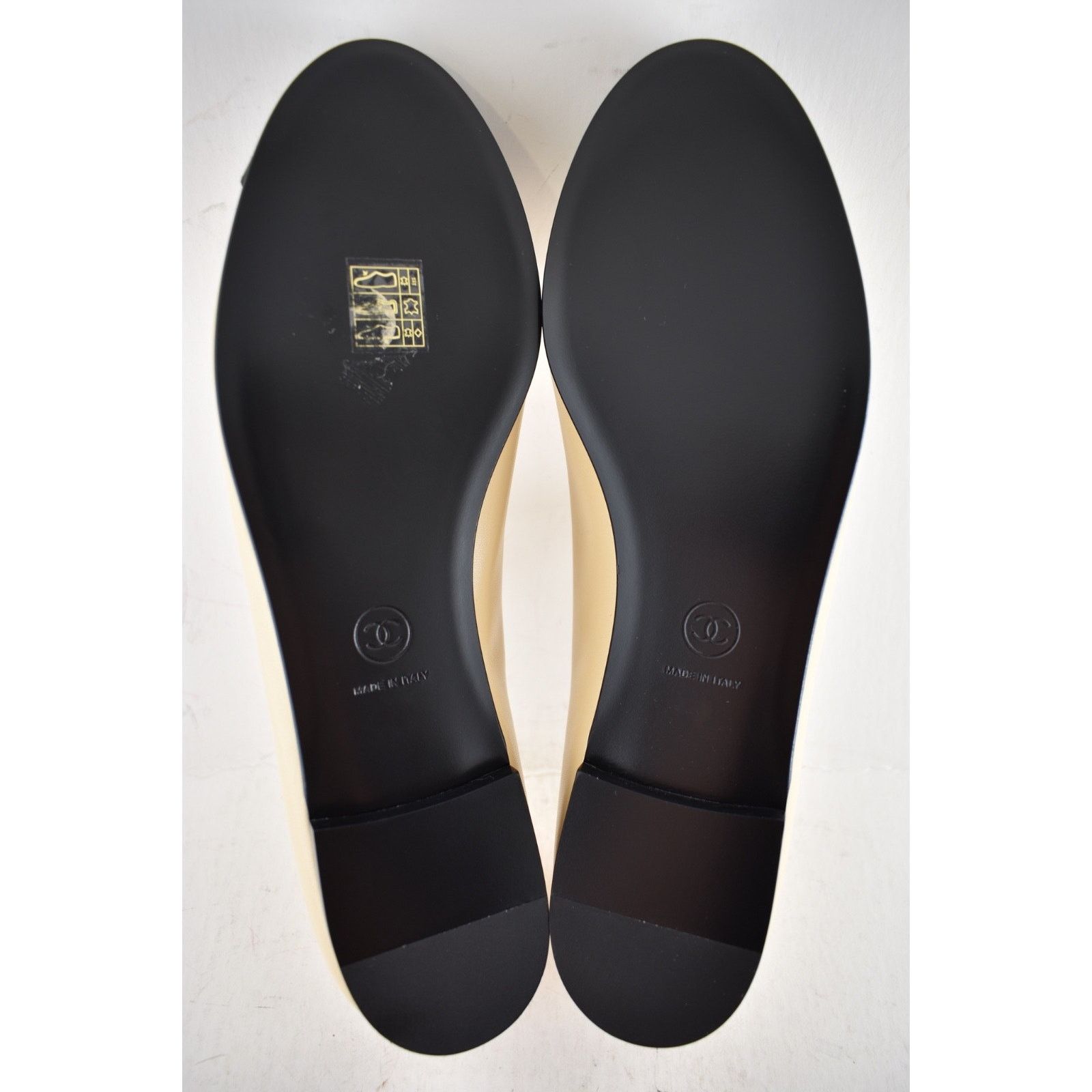 Chanel Chanel 24A Beige Leather Black Logo Mary Jane Ballerina 41.5 Size US 11.5 / IT 41.5 - 19 Thumbnail