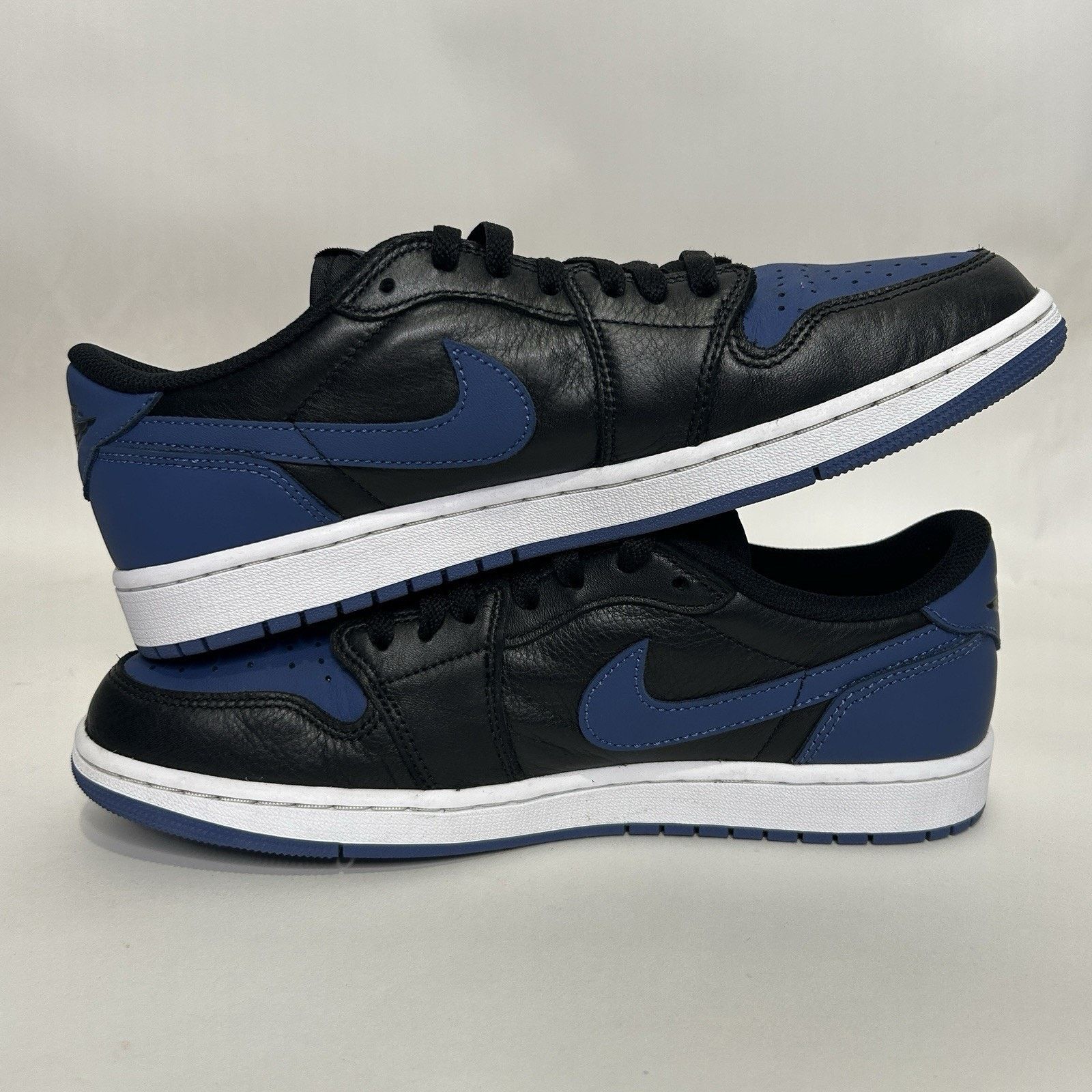 Jordan Brand Nike Air Jordan 1 Retro Low OG “Mystic Navy” Size US 11 / EU 44 - 3 Thumbnail