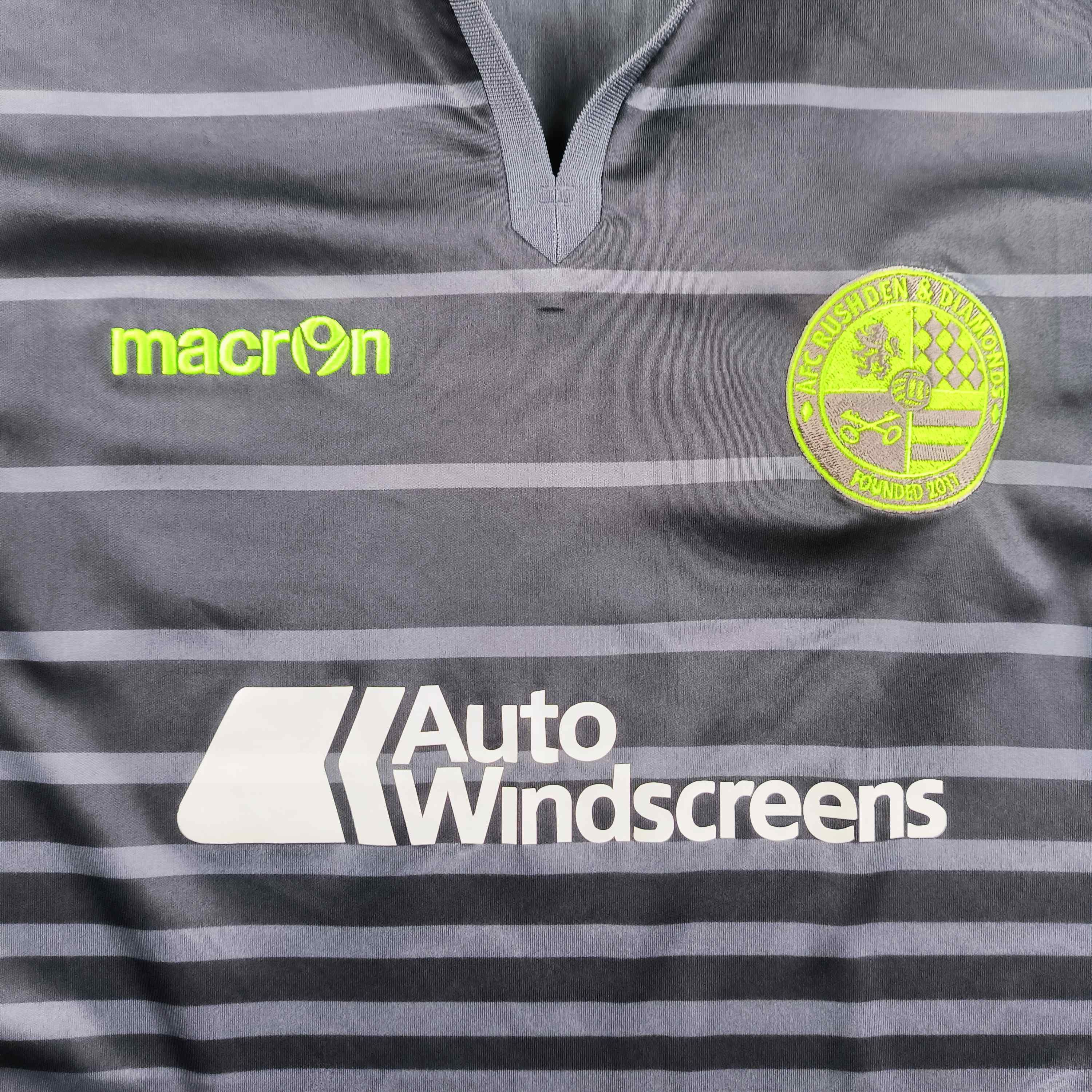 Macron Rushden & Diamonds 17-19 Macron third football jersey size S Size US S / EU 44-46 / 1 - 3 Thumbnail