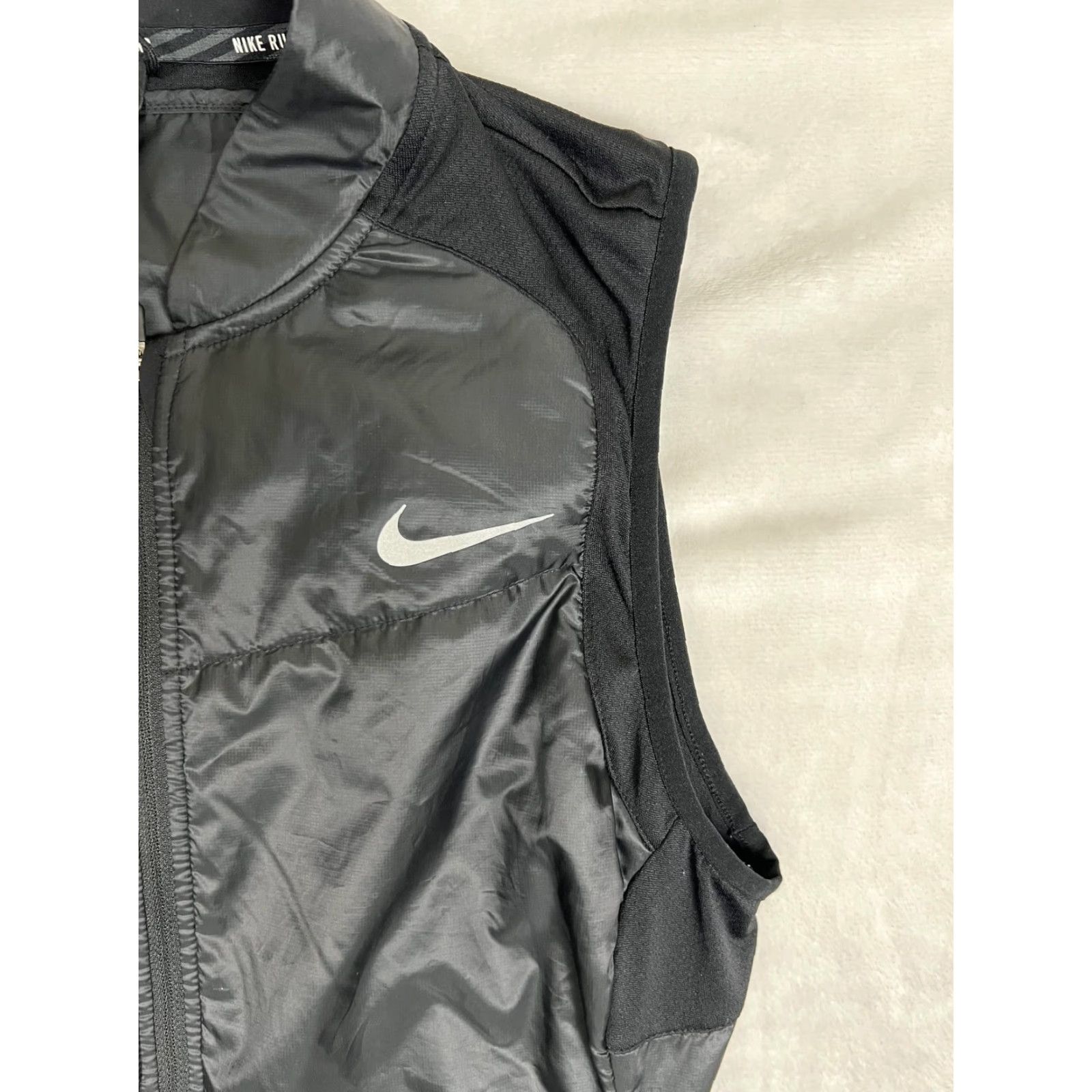 Nike Nike Vest Womens Large Black Running Insulated Windbreaker Reflective Sleeveless Size L / US 10 / IT 46 - 2 Thumbnail