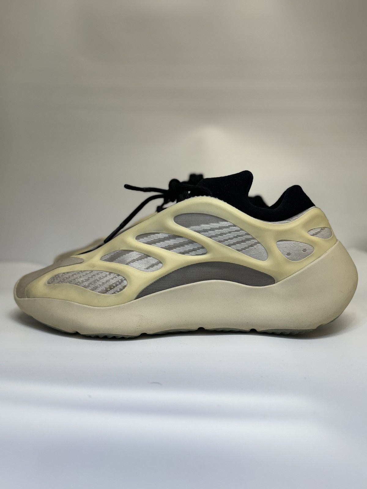 Adidas × Kanye West Yeezy 700 V3 Azael Size US 11 / EU 44 - 7 Thumbnail