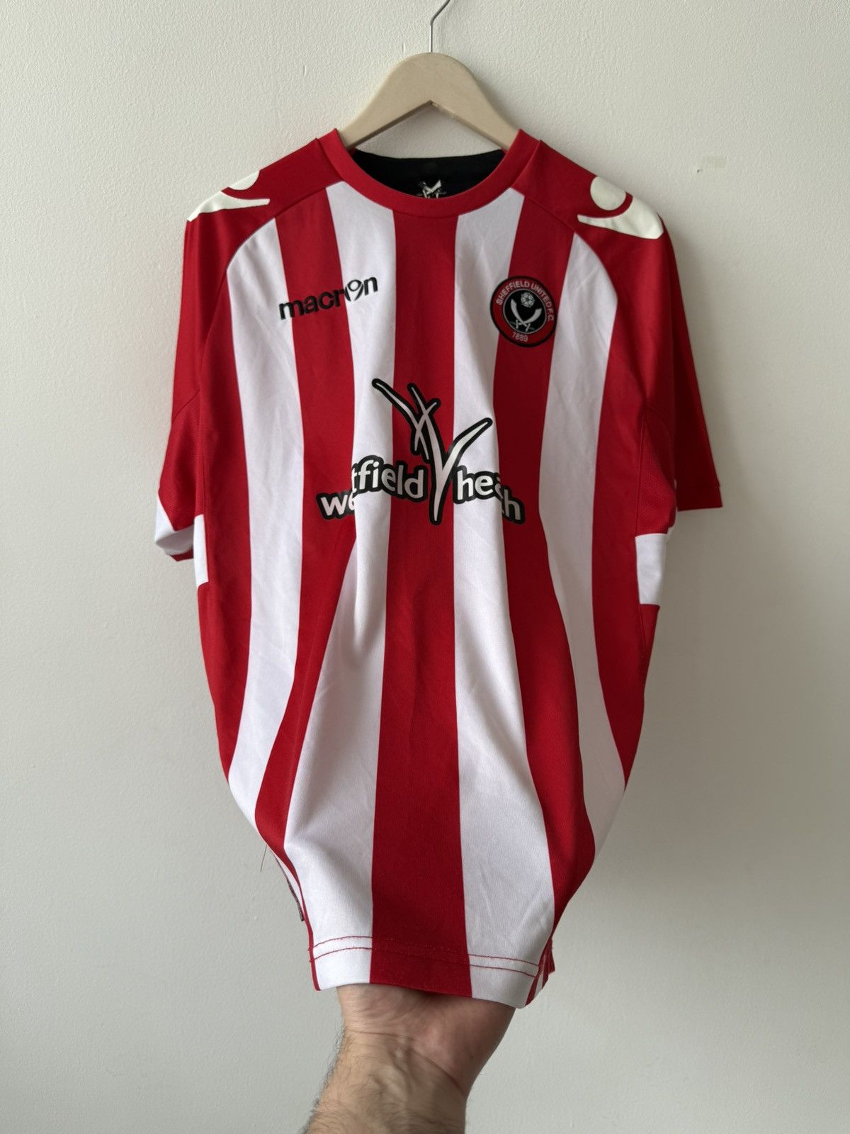 Macron × Vintage Macron Sheffield United 2011/2012 Home Jersey Size US M / EU 48-50 / 2 - 3 Thumbnail