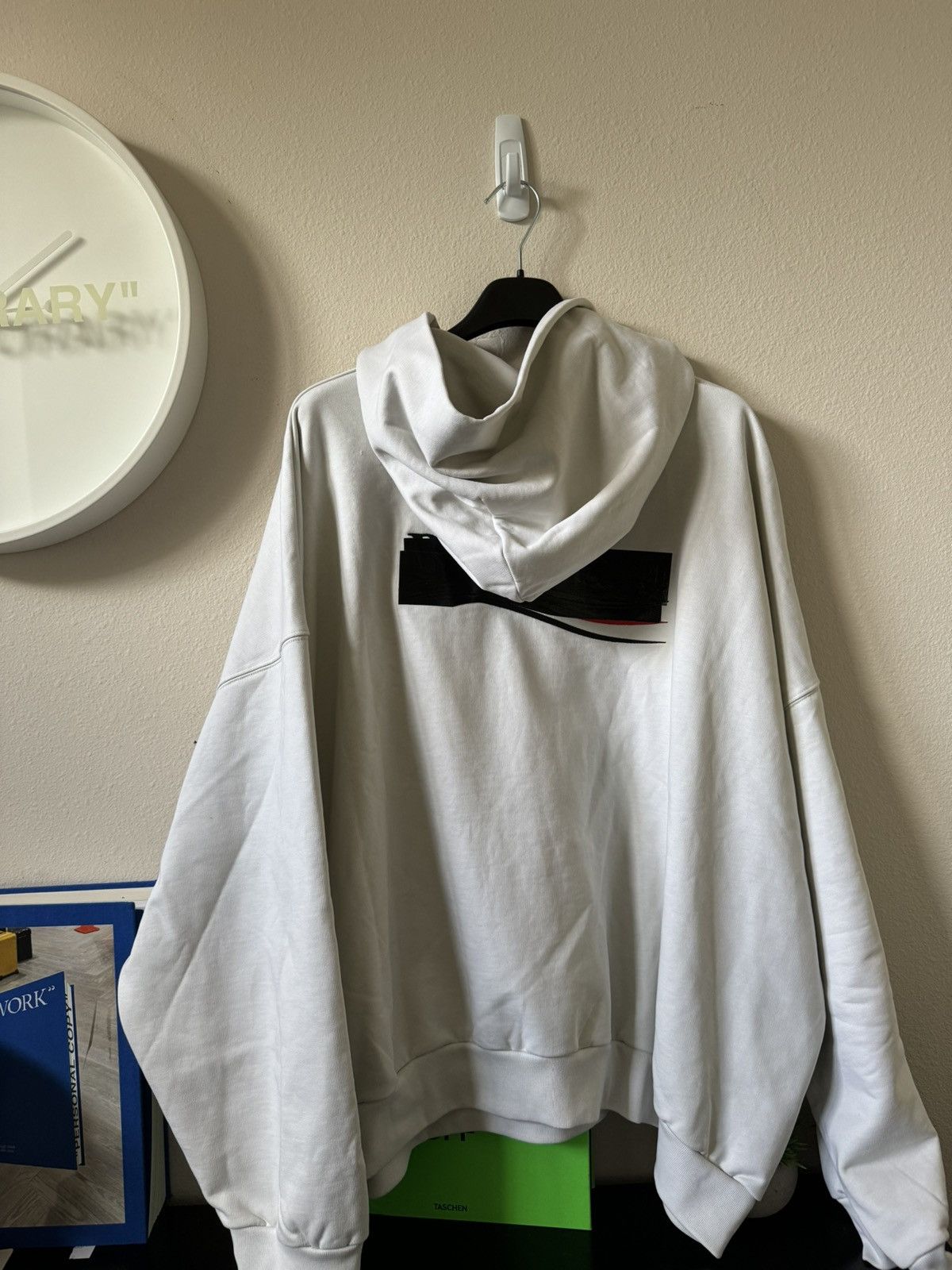 Balenciaga Balenciaga Gaffer Tape Hoodie Size 2 Size US M / EU 48-50 / 2 - 2 Thumbnail