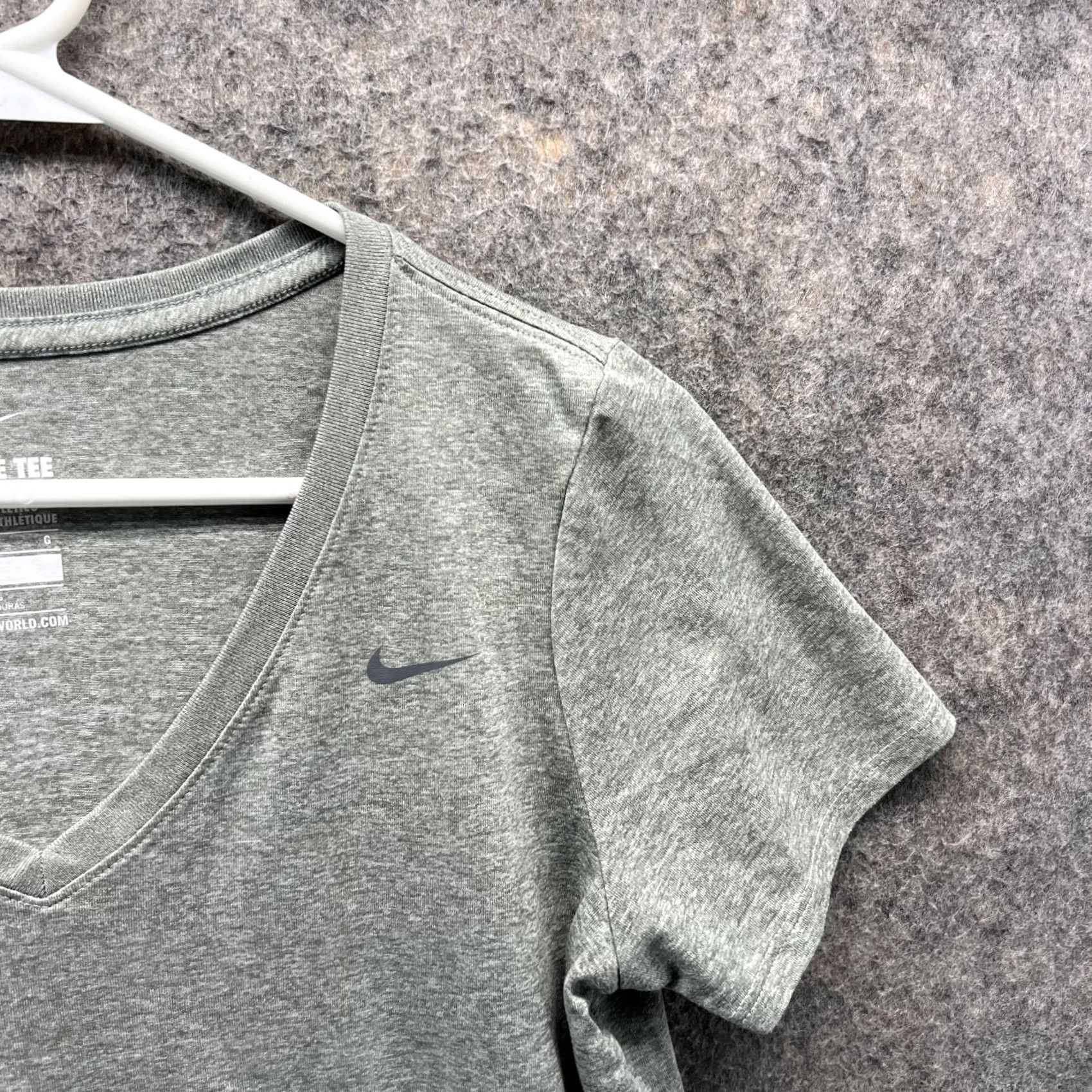 Nike Nike Shirts Women Large Heather Gray Athletic Training Dri-FIT V-Neck Swoosh Size L / US 10 / IT 46 - 4 Thumbnail