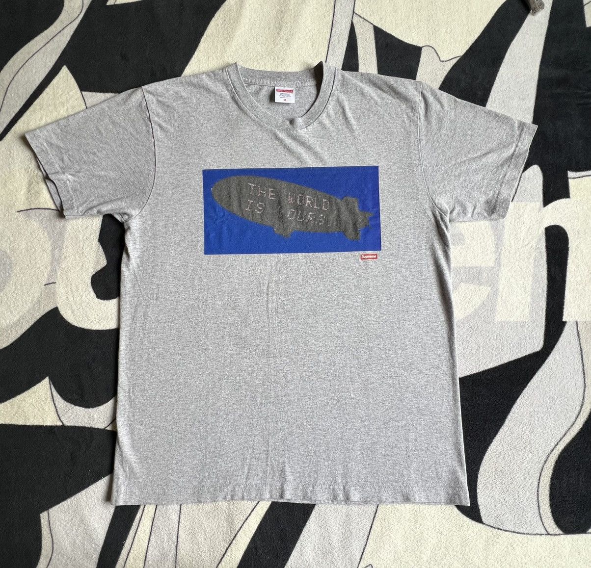 Supreme × Scarface・Blimp TEE 中古・古着通販】Supreme (シュプリーム) Scarface Blimp Tee
