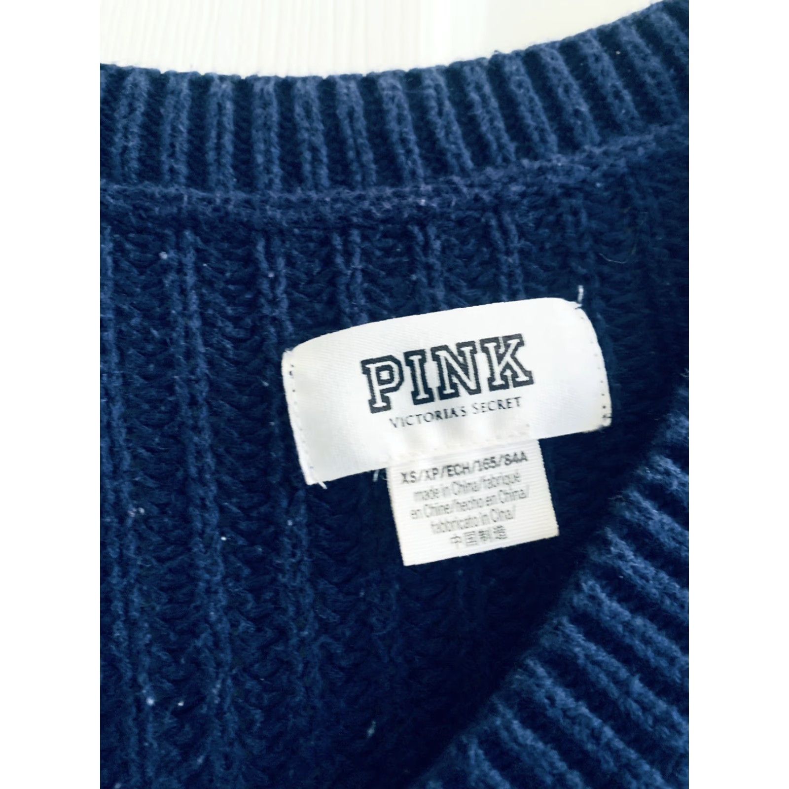 Victoria's Secret Victoria's Secret Blue Solid Long Sleeve V Neck Knit Sweater XS User: Victoria's Secret Blue Solid Long Sleeve V-Neck Knit Sweater XS Size XS / US 0-2 / IT 36-38 - 3 Thumbnail