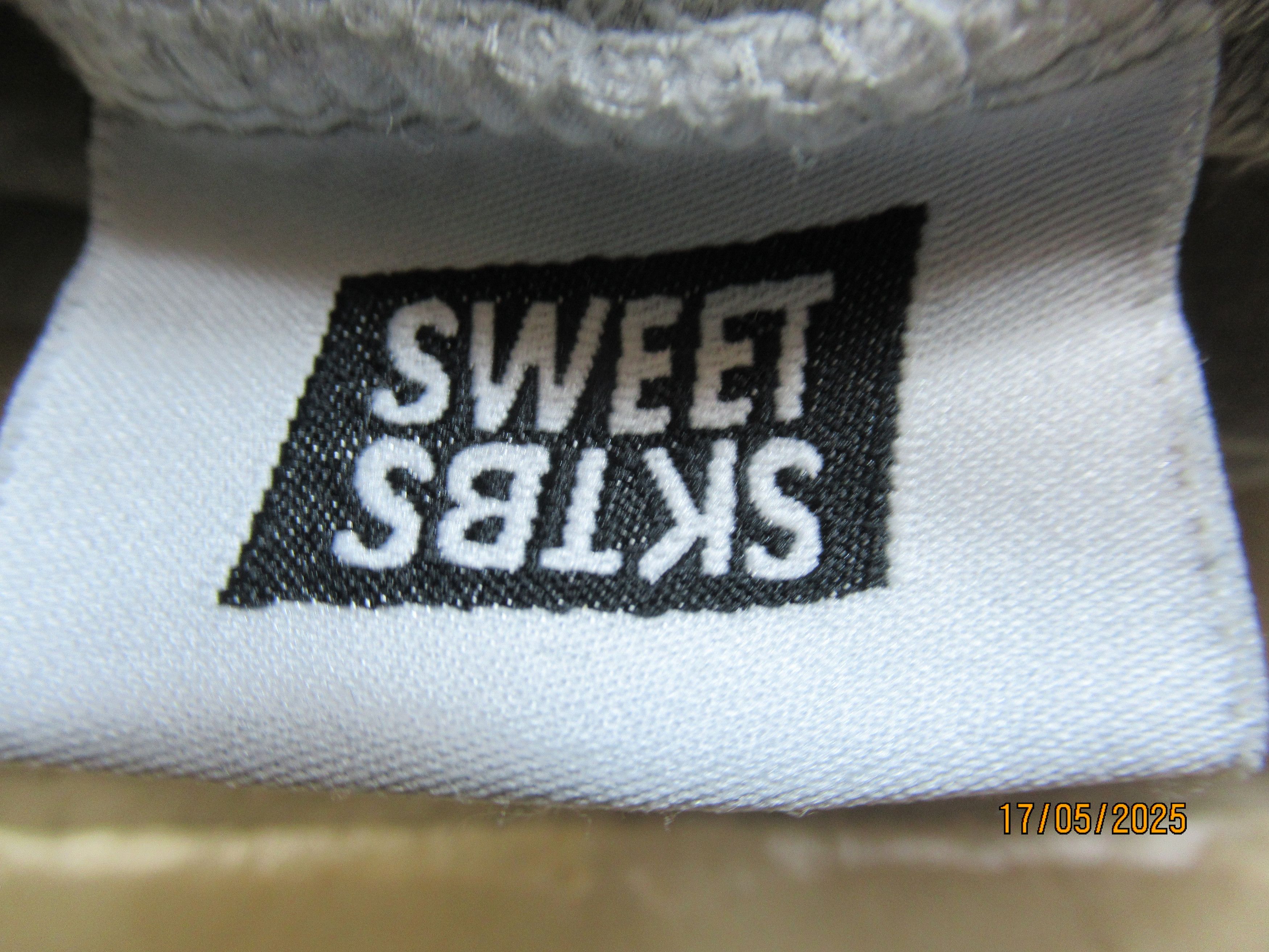 Other Sweet SKTBS sweatshirt Size US L / EU 52-54 / 3 - 4 Thumbnail