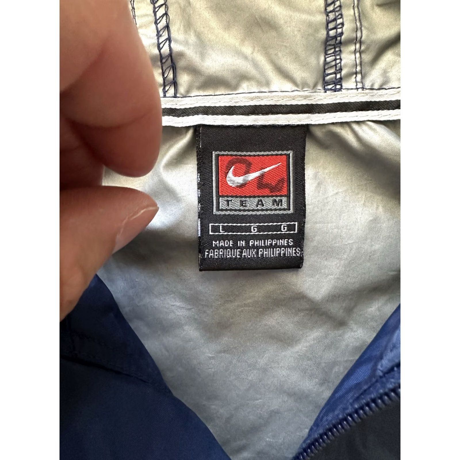 Nike VINTAGE Nike Windbreaker Jacket Mens L Blue Hooded 90s Shirt? Size US L / EU 52-54 / 3 - 4 Thumbnail