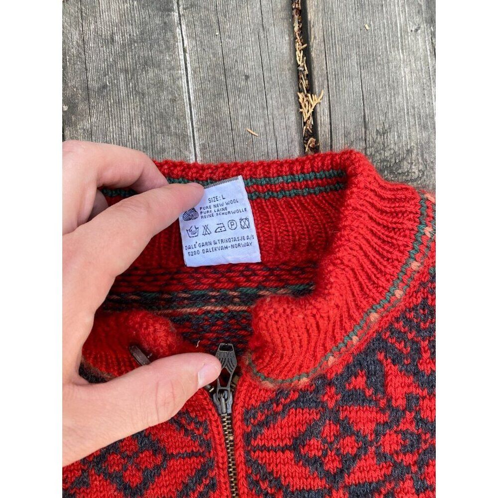 Dale Of Norway VINTAGE 1995 DALE OF NORWAY EMBROIDERED PEACE SWEATER RED W Size US L / EU 52-54 / 3 - 8 Thumbnail