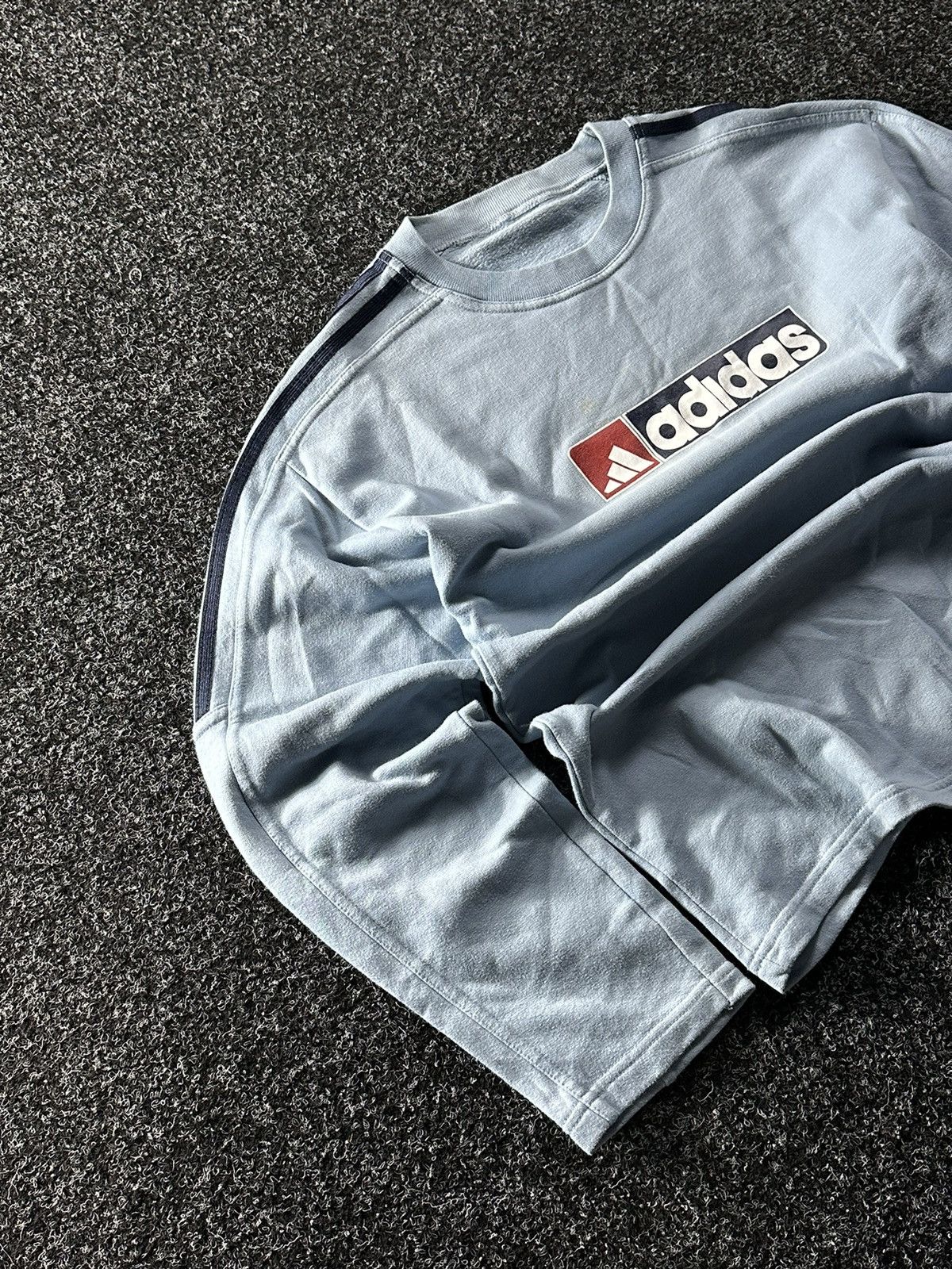Adidas × Vintage 🚨Vintage 90s Adidas CENTRAL LOGO Sweatshirt Y2K sk8 Size US S / EU 44-46 / 1 - 2 Thumbnail
