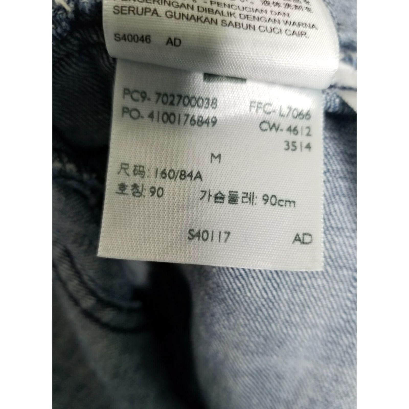 Levi's VINTAGE Levi's Women Jacket Trucker Denim Blue Medium Wash Distressed Pockets Size M / US 6-8 / IT 42-44 - 7 Thumbnail