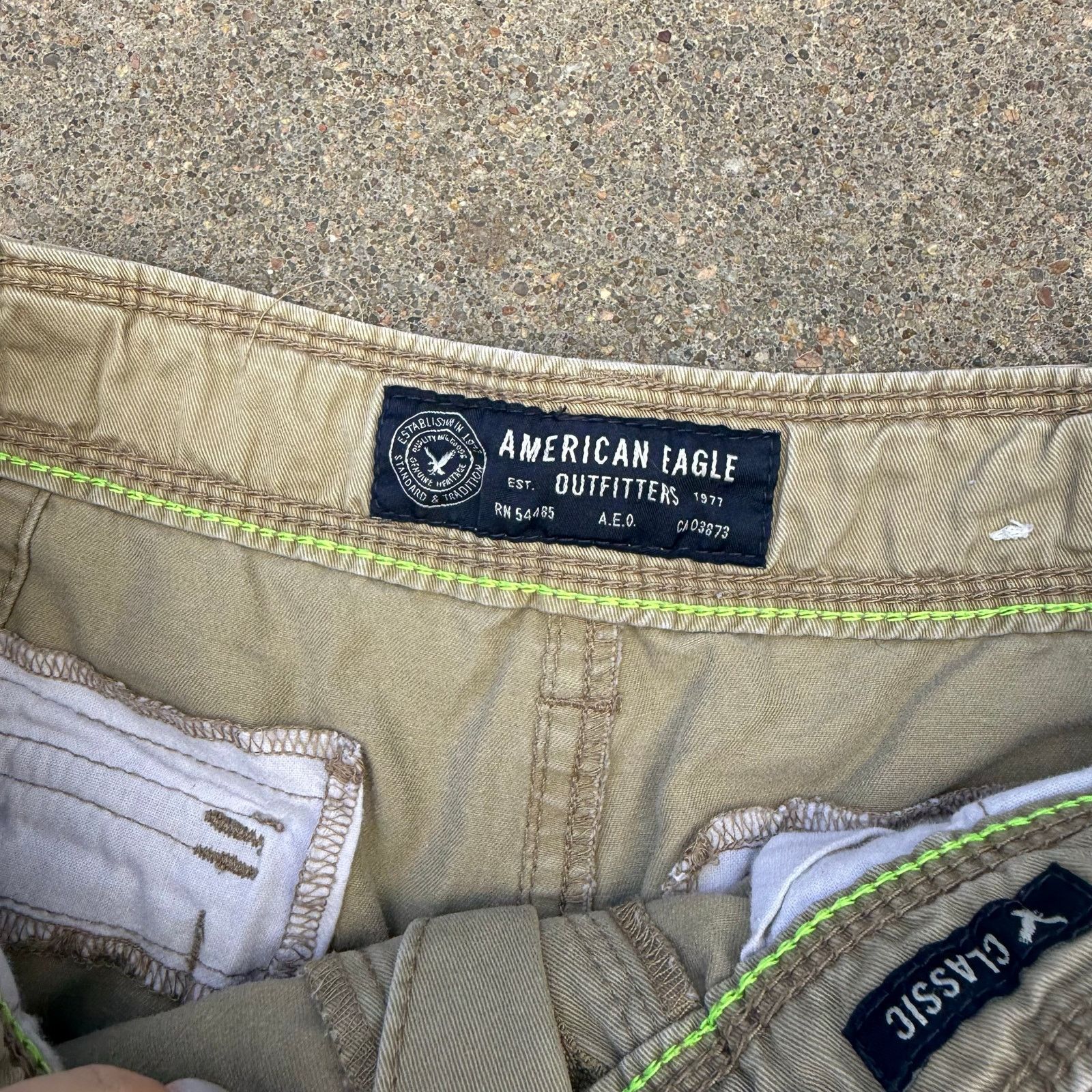 American Eagle Outfitters American Eagle Classic Tan Cargo Shorts Size 28 Size US 28 / EU 44 - 3 Thumbnail