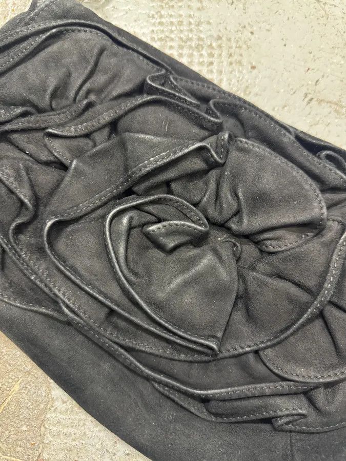 Saint Laurent Paris 2000s Yves Saint Laurent Flowers Black Suede Leather Handle Bag Size ONE SIZE - 3 Thumbnail