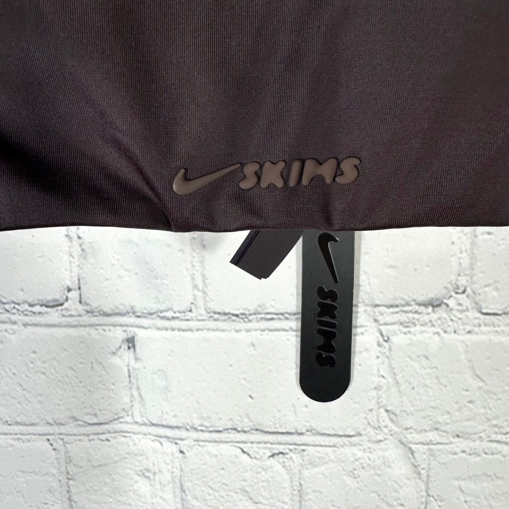 Nike Nike x SKIMS Shine High Neck Bra Phoenix Brown BR-SPT-7004W 34C Size ONE SIZE - 2 Thumbnail