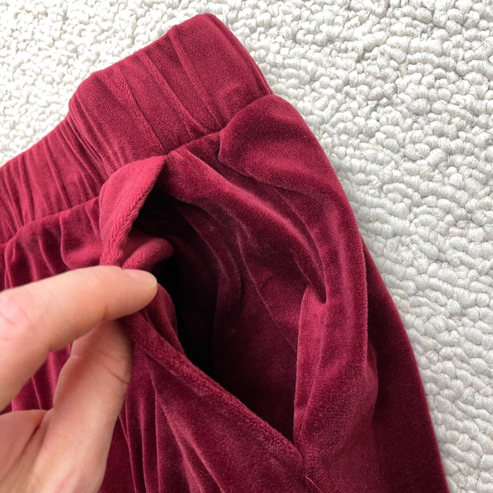 Velvet Suzette Red Velvet Jogger Sweatpants Womens XL Pockets Stretch Elastic 32x24 Tapered Regular Inseam 24 in Color Red Size 40" / US 18 - 7 Thumbnail