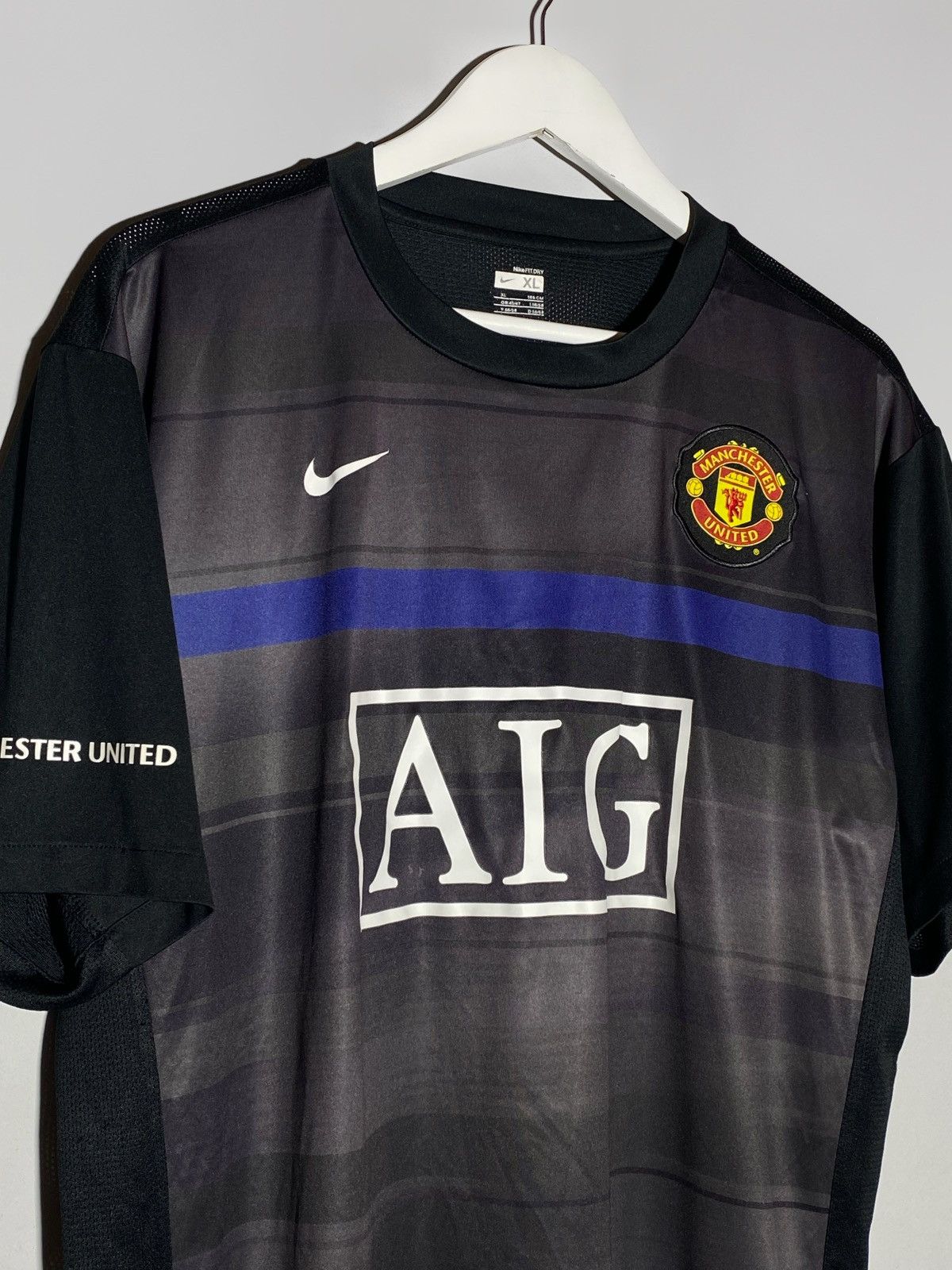 Nike 🔥 NIKE MANCHESTER UNITED AIG FOOTBALL SHIRT SOCCER JERSEY Size US XL / EU 56 / 4 - 3 Thumbnail