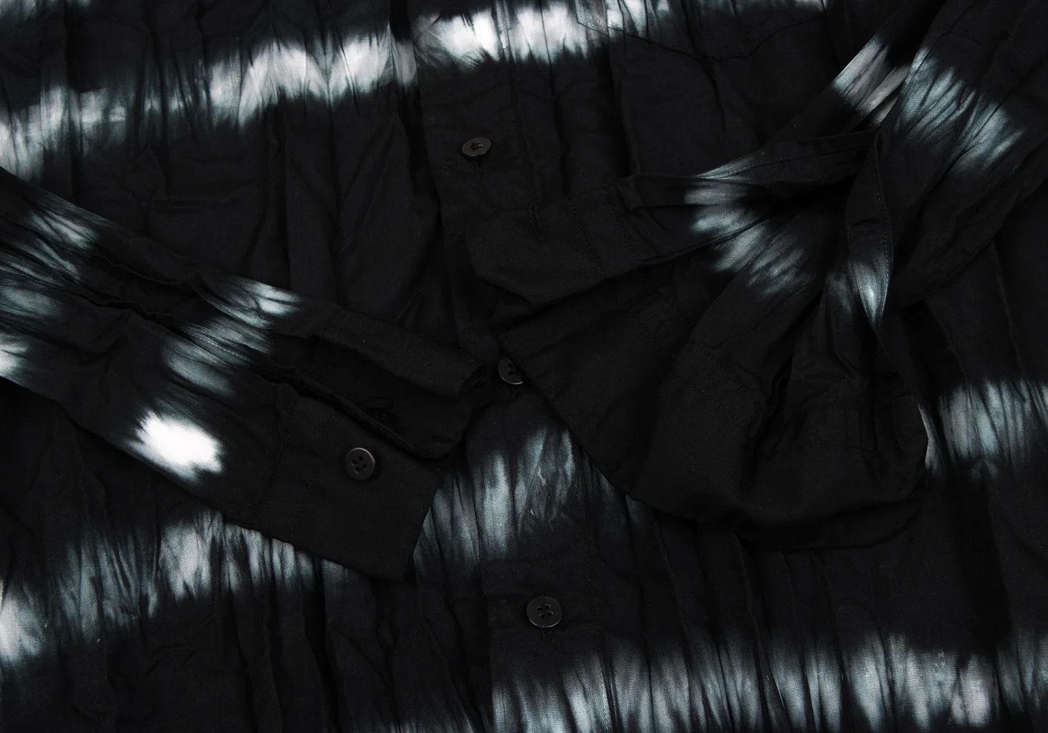 Issey Miyake Tie-Dye Pleated Shirt in Black, Blue, and White Size US S / EU 44-46 / 1 - 7 Thumbnail