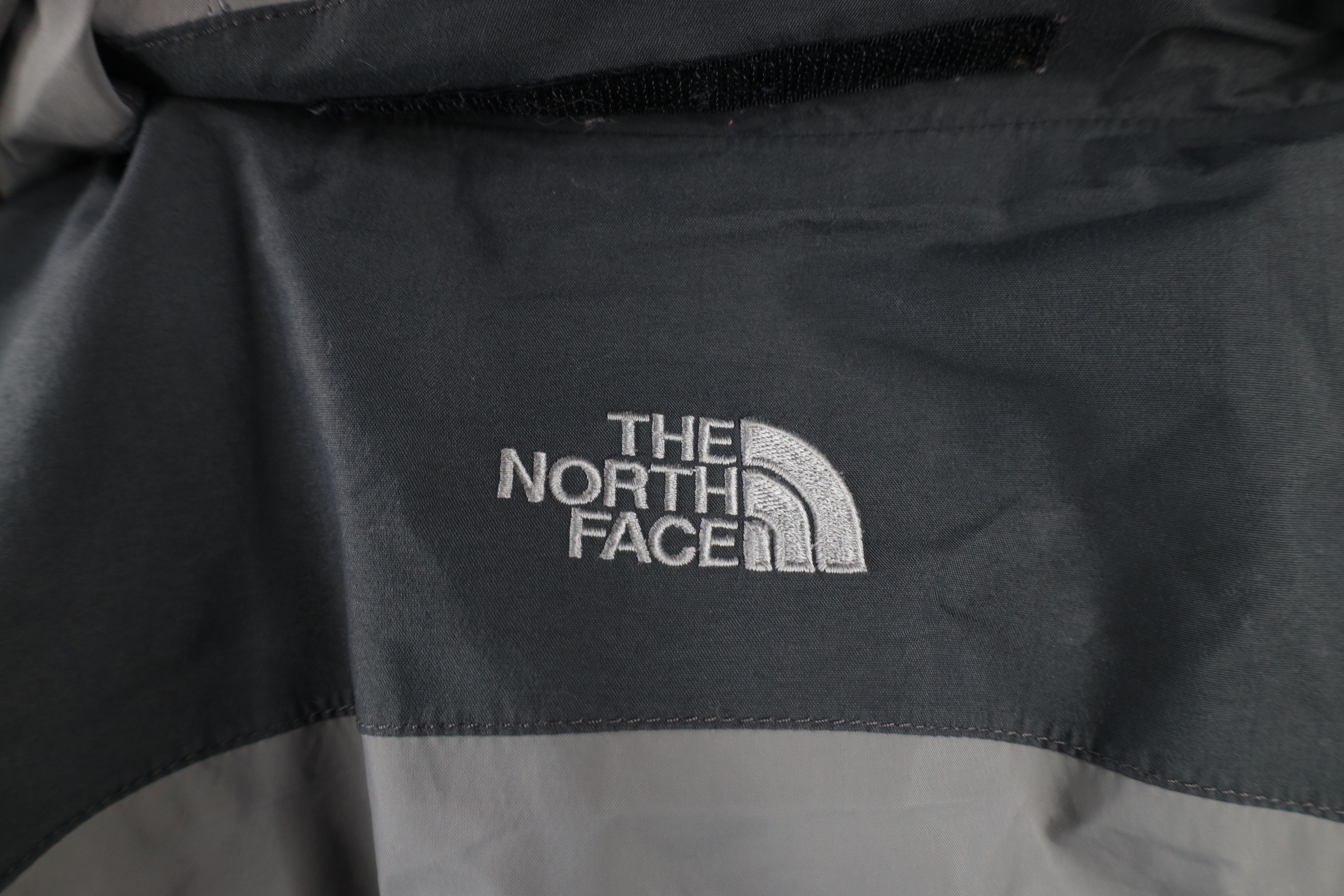 The North Face Vintage 90s The North Face Goretex Hooded Rain Jacket Gray Size US M / EU 48-50 / 2 - 12 Thumbnail