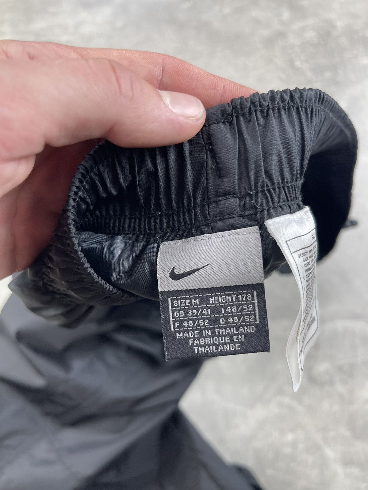 Nike × Vintage Vintage Nike Logo Zip-Off Pants Black Tech Outdoor Nylon Size US 34 / EU 50 - 10 Thumbnail