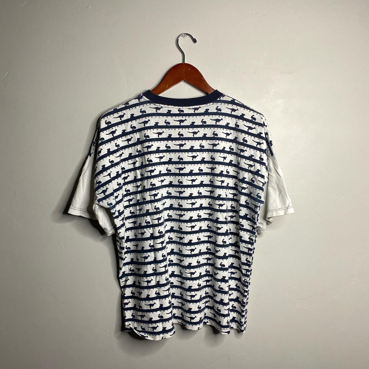 Vintage 90s vintage white and navy Australia T-shirt size medium Size US M / EU 48-50 / 2 - 3 Thumbnail